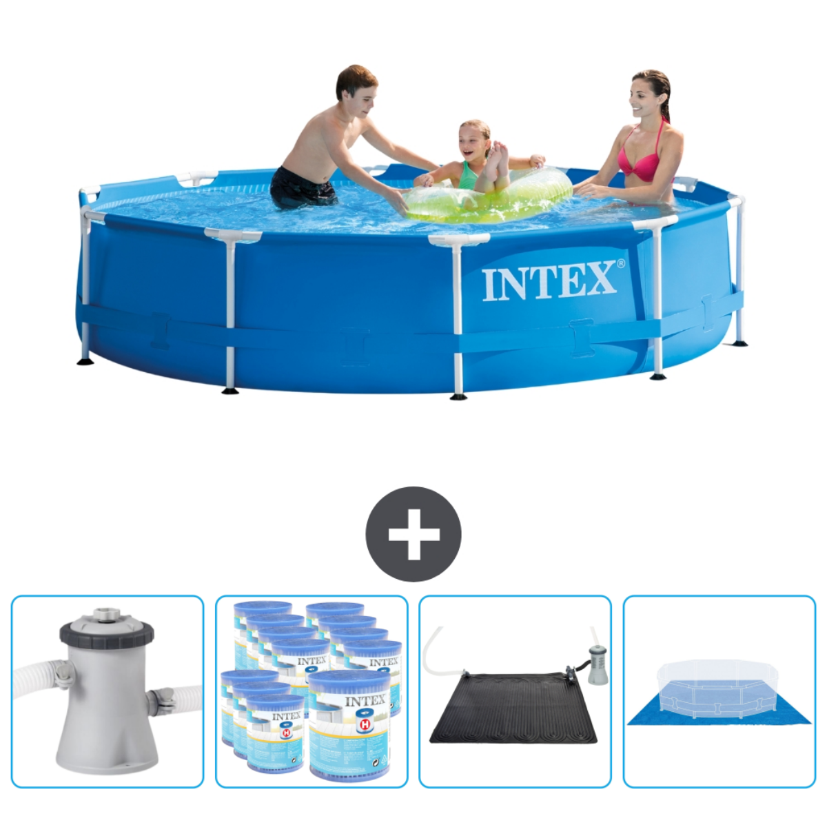 Mensen in een blauw Intex zwembad. Accessoires: pomp, chemische tabletten, zonneverwarming en afdekzeil.