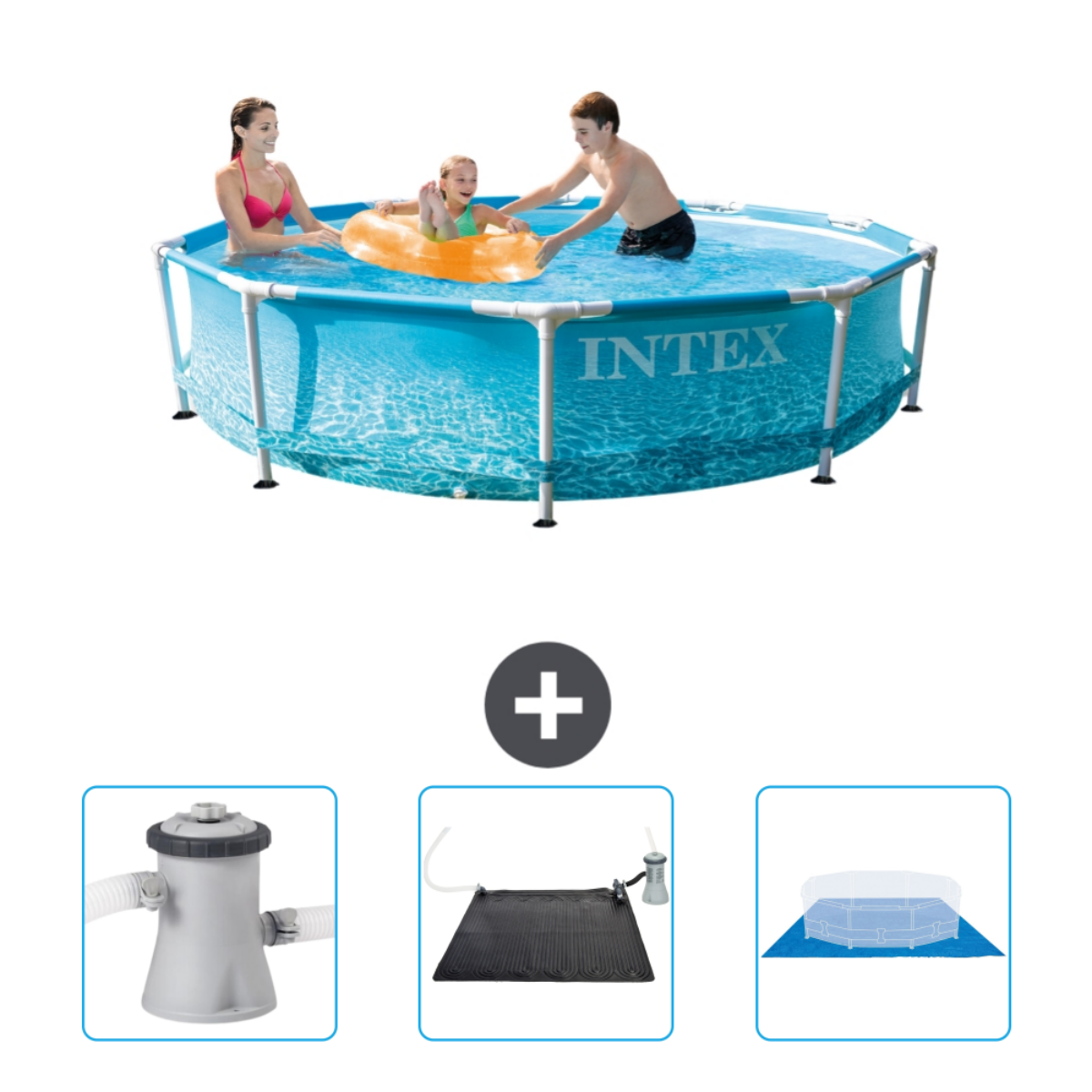 Des personnes dans une piscine Intex bleue. Accessoires : filtre, tapis solaire, et bâche.