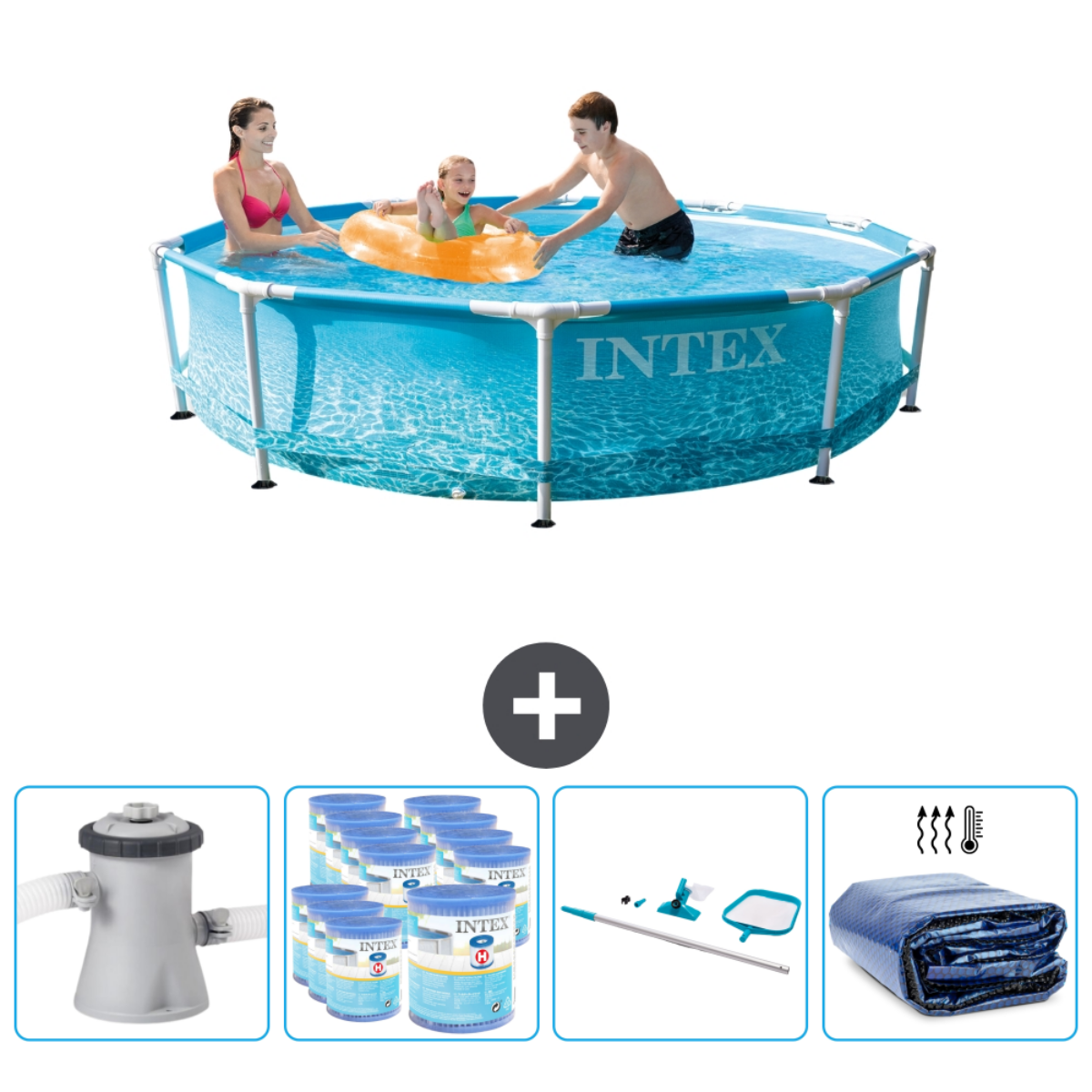 Familie in een rond blauw Intex zwembad met accessoires: filter, chemicaliën, accessoires en afdekzeil.