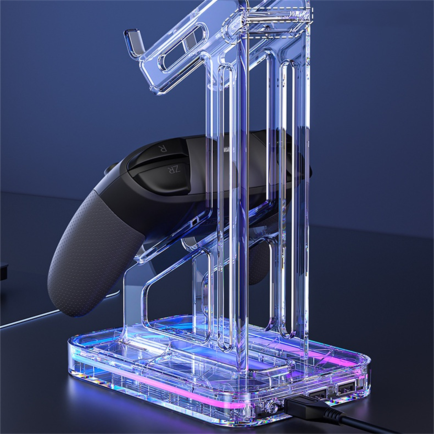 Ein klarer Kunststoffständer, der einen schwarzen Controller mit einer blau und lila beleuchteten Basis hält.