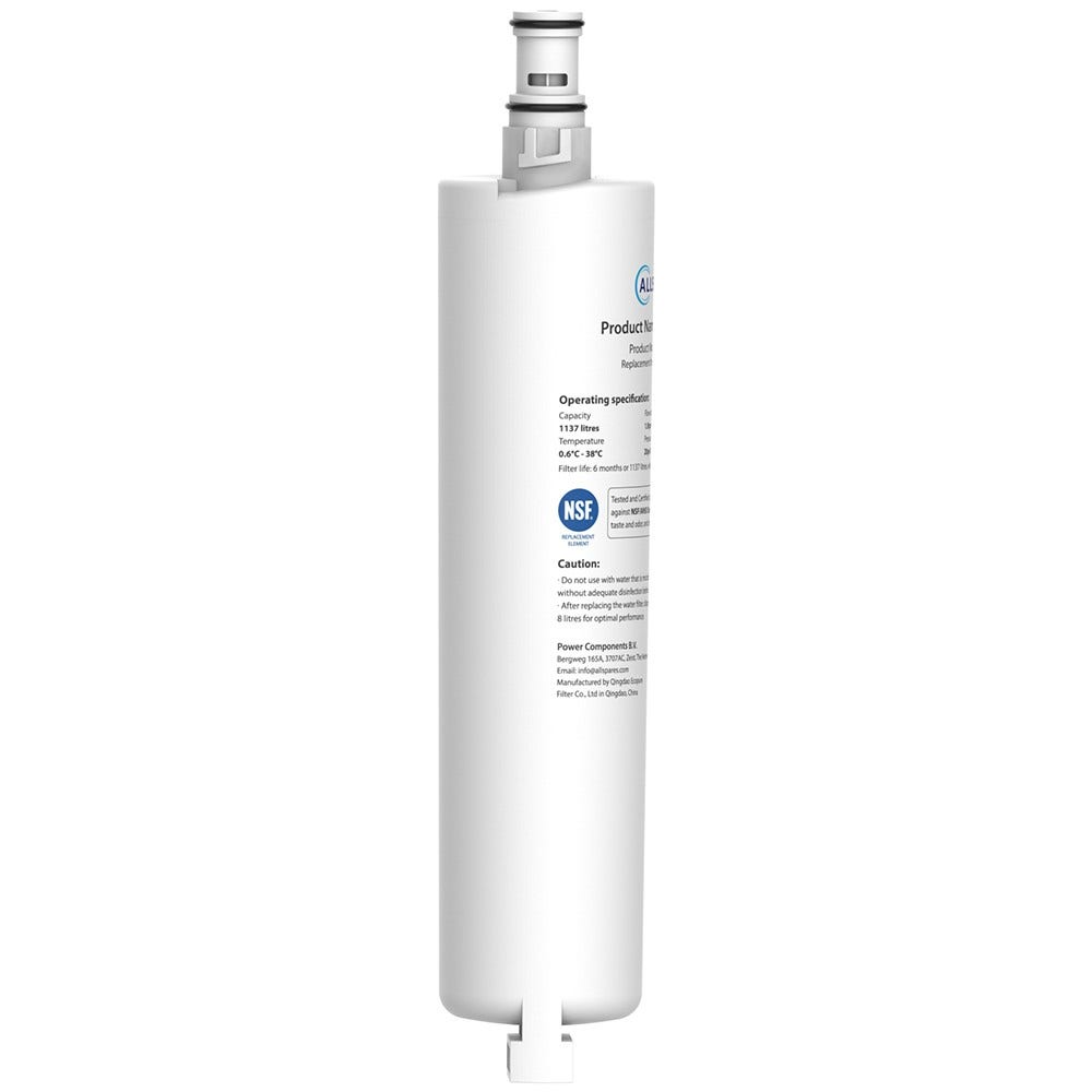 Eine weiße, zylindrische Wasserfilterkartusche mit gedrucktem Text und Sicherheitsinformationen.