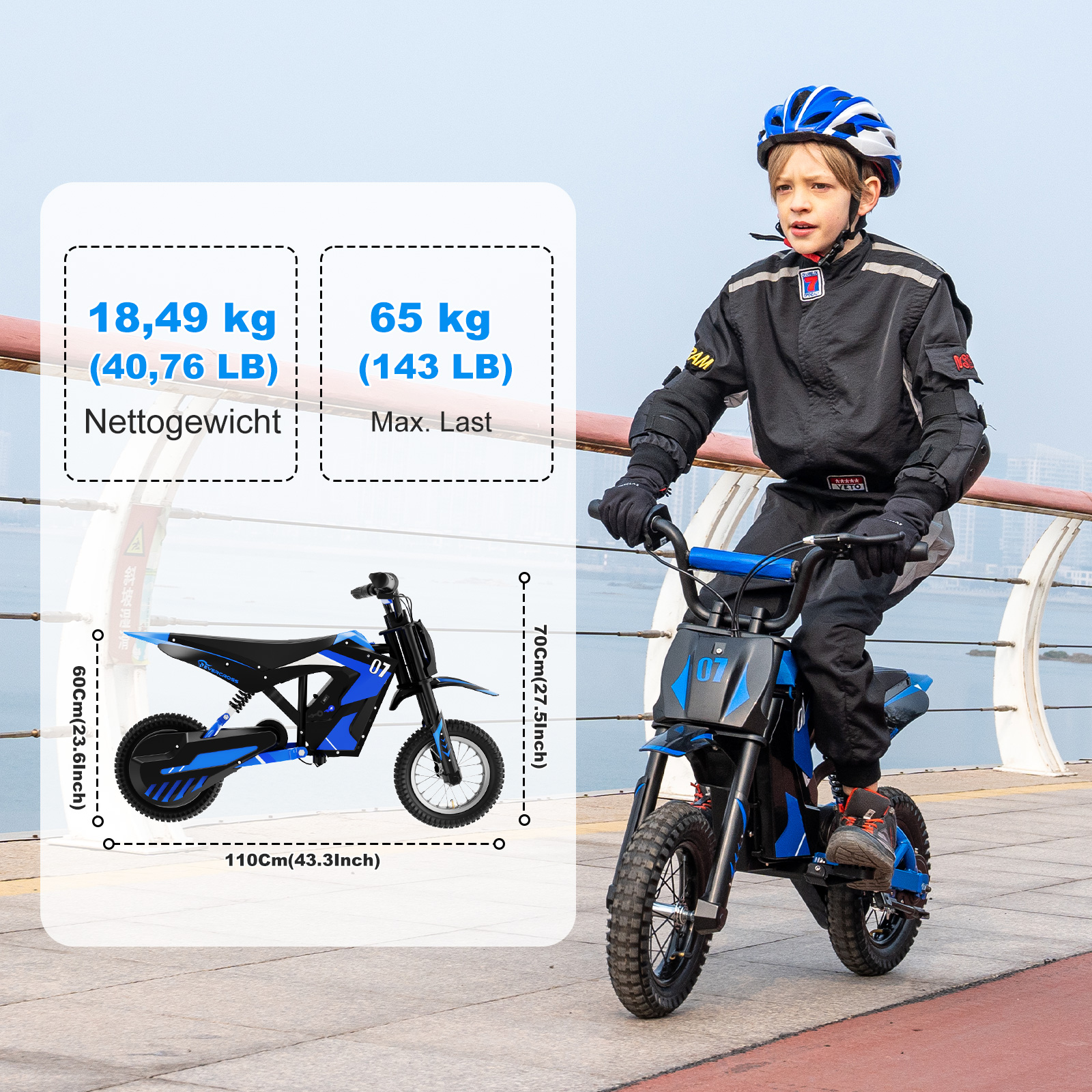 Ein Junge fährt ein blaues und schwarzes Elektro-Dirtbike mit Maßangaben und Gewichtsdetails.