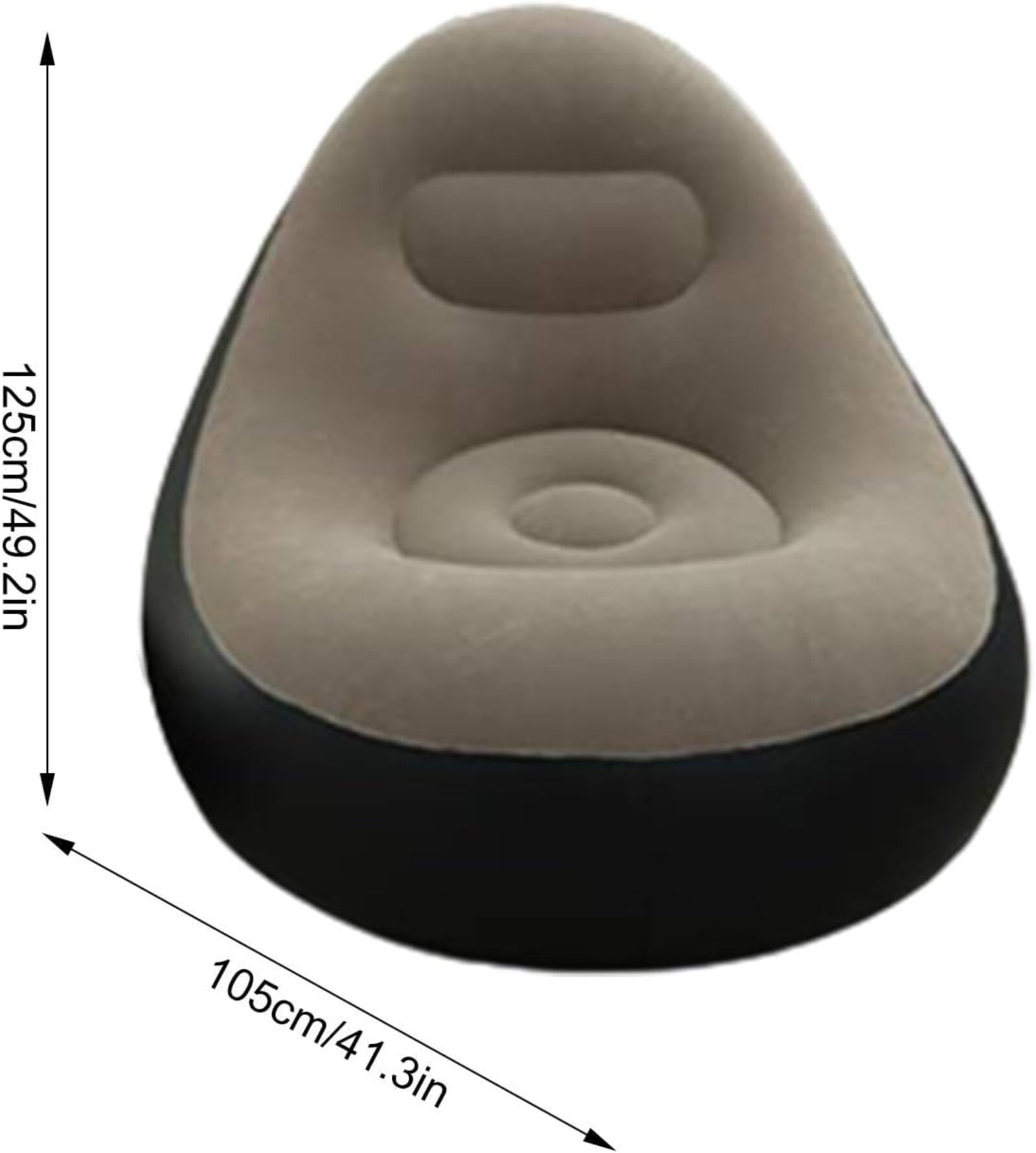 Una silla inflable beige y negra con dimensiones de 125 cm de alto y 105 cm de ancho, con etiquetas de dimensiones.