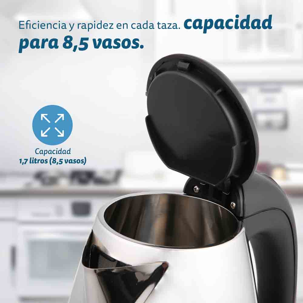 Una tetera eléctrica negra y plateada, con la tapa abierta.