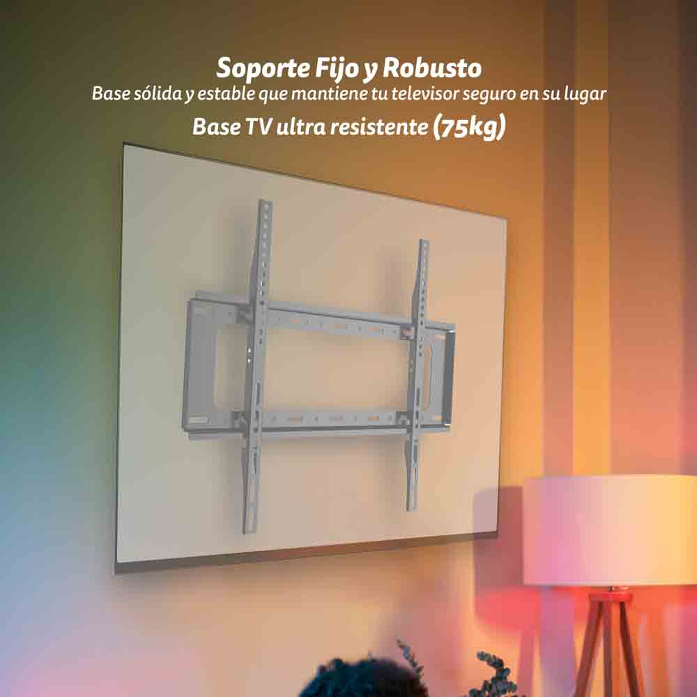 Soporte de pared para TV en una pared, con texto y una lámpara en la esquina.