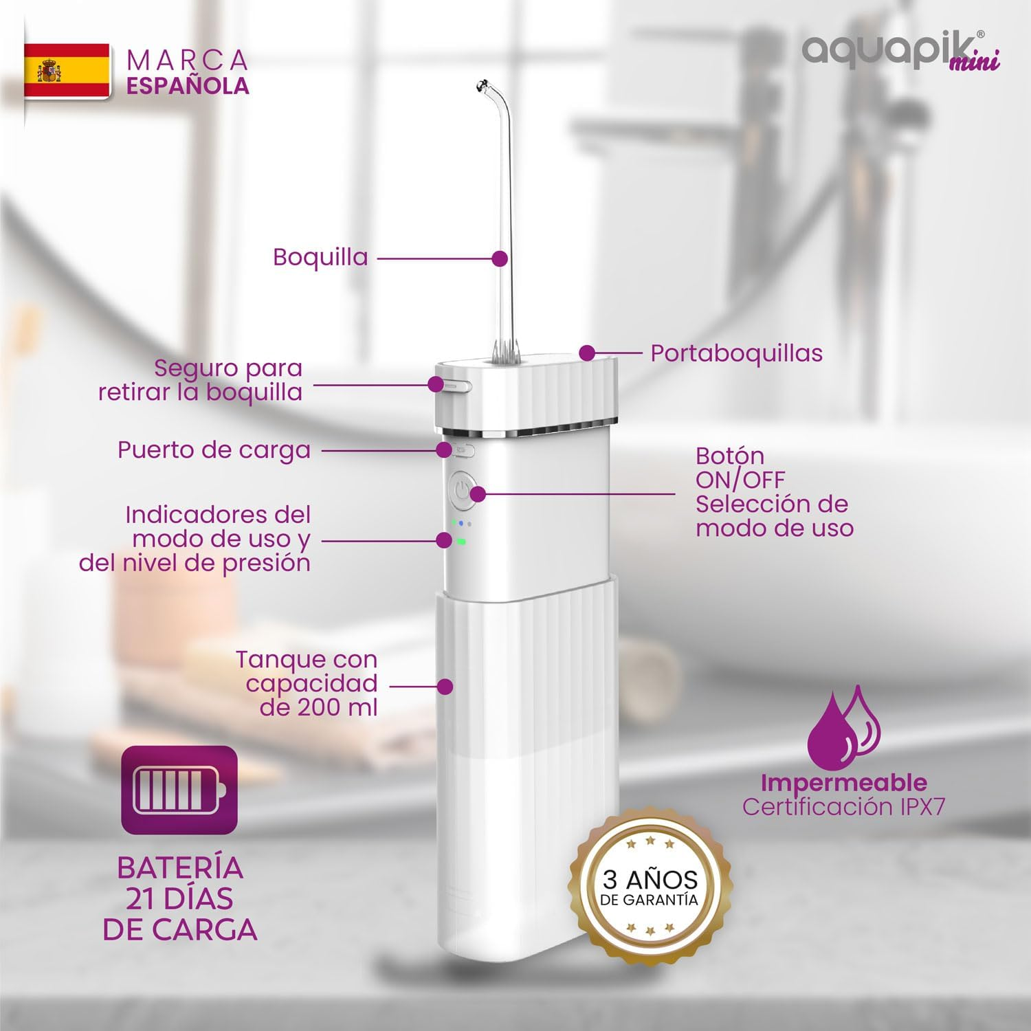 Irrigador oral blanco y gris. Tiene puerto de carga, boquilla y botón de encendido/apagado.