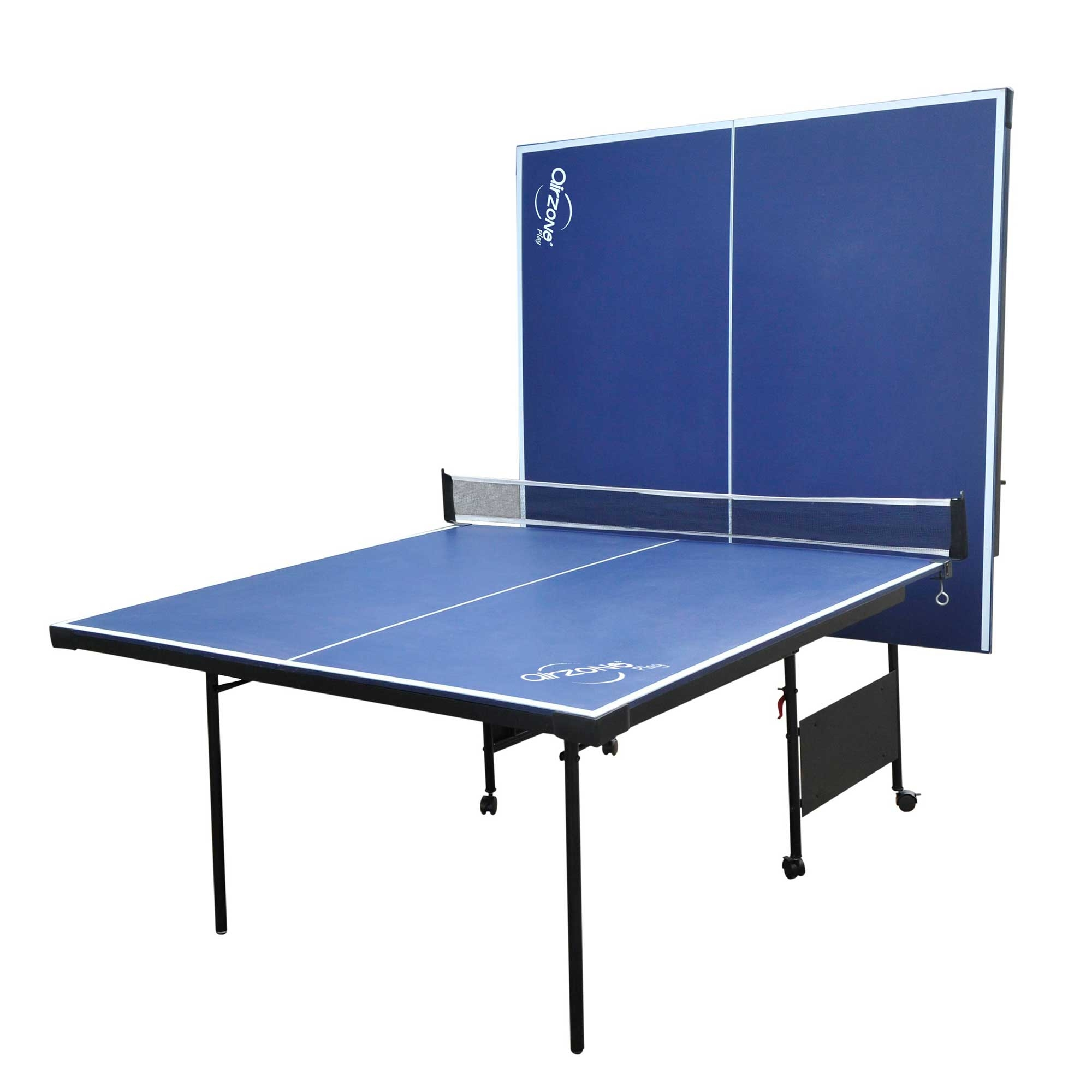 Blauer Tischtennistisch mit Netz und blauer Rückwand. Der Tisch hat schwarze Beine und Räder.