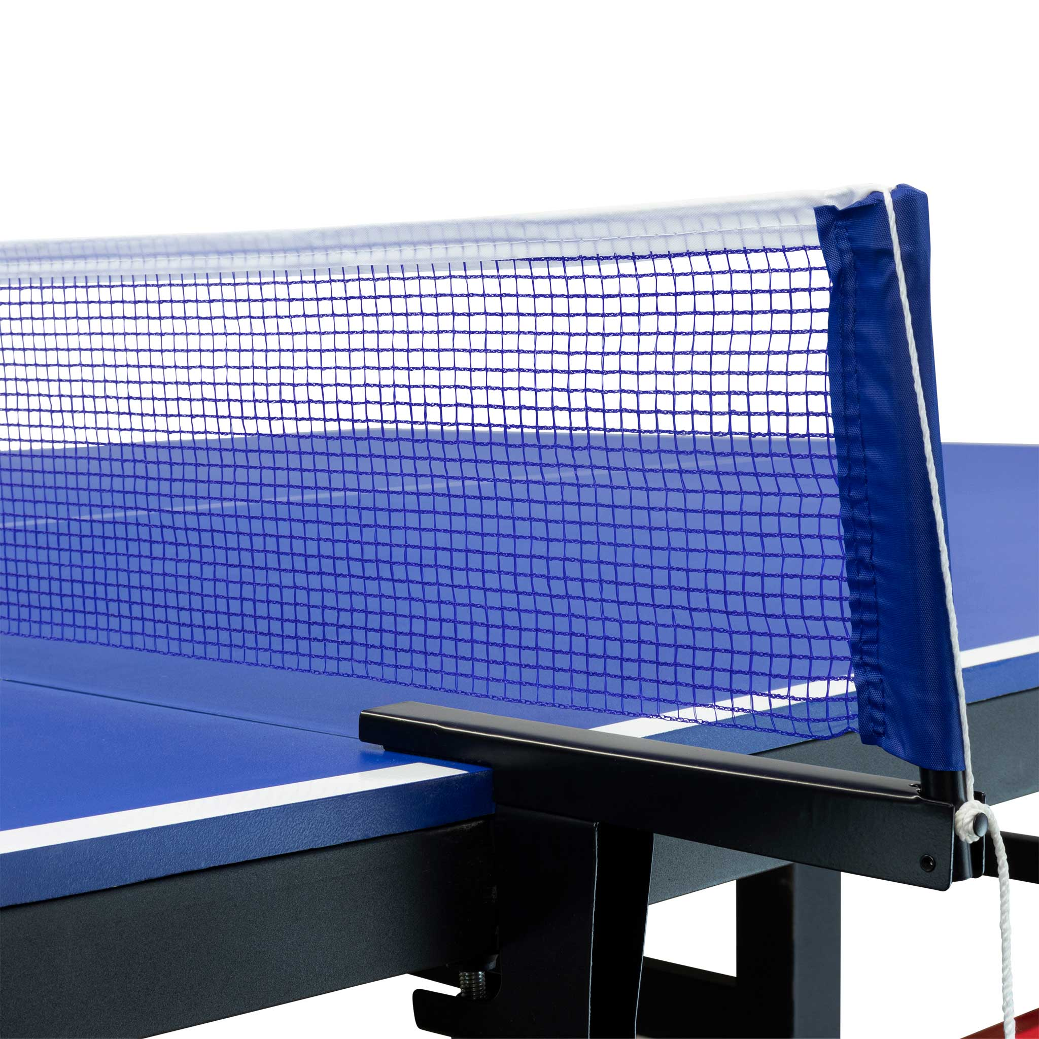 Ein blaues Tischtennisnetz auf einem Tisch. Das Netz ist weiß mit blauem Rand.