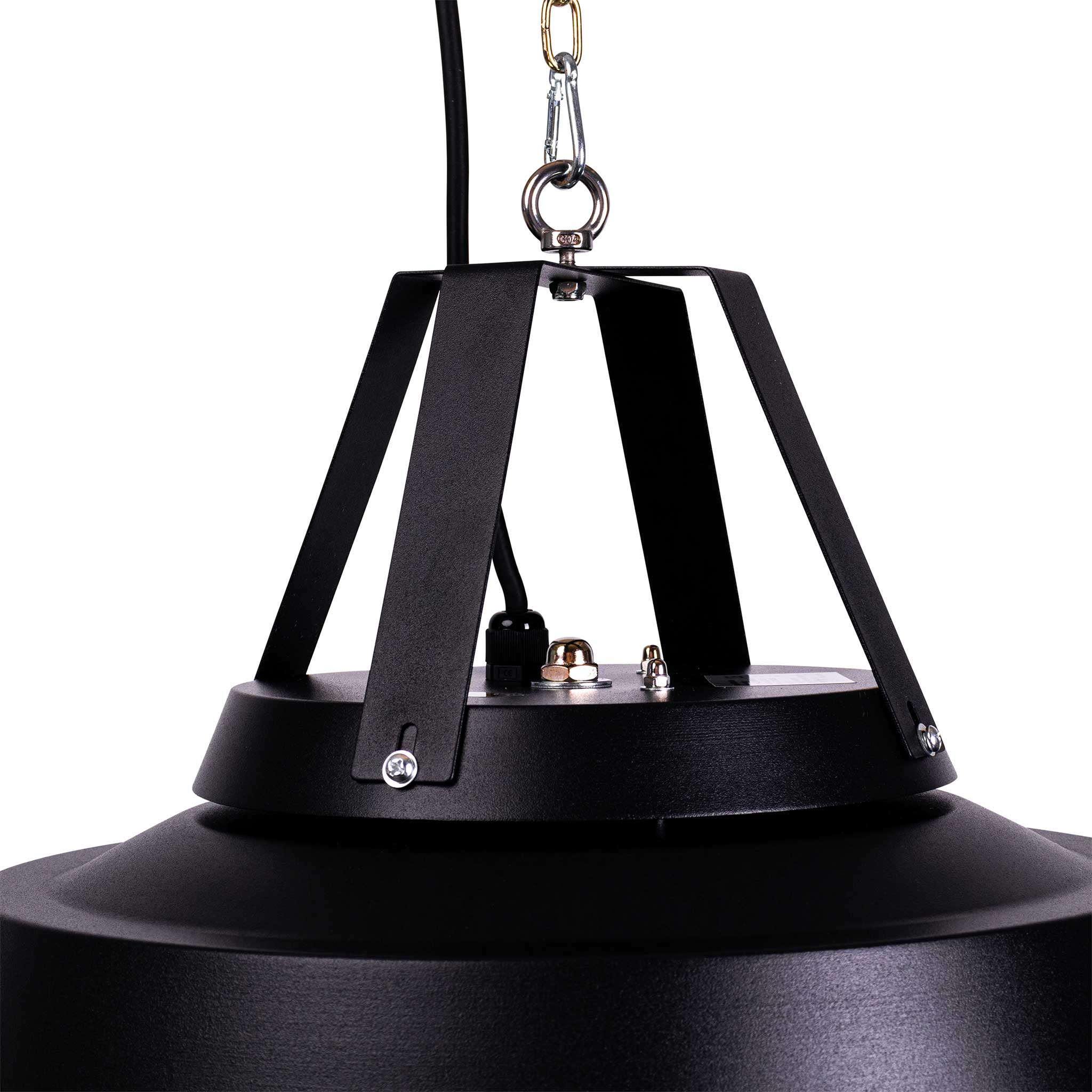 Eine schwarze Pendelleuchte im Industriestil, die an einer Kette hängt, mit einer sichtbaren Glühbirne.