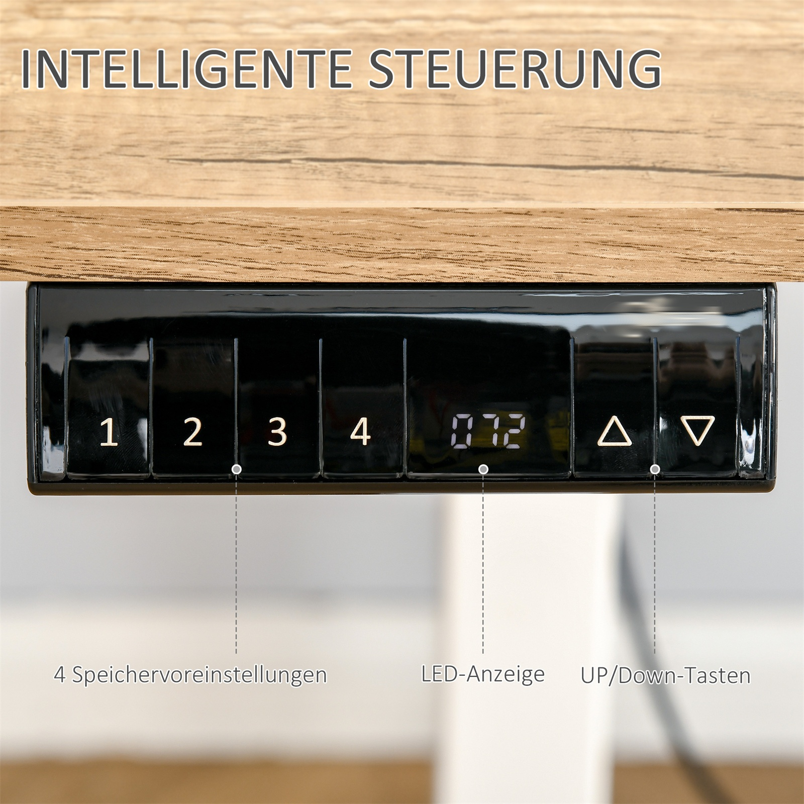 Bedienfeld auf einem Schreibtisch mit Knöpfen und digitaler Anzeige. Holzoberfläche.