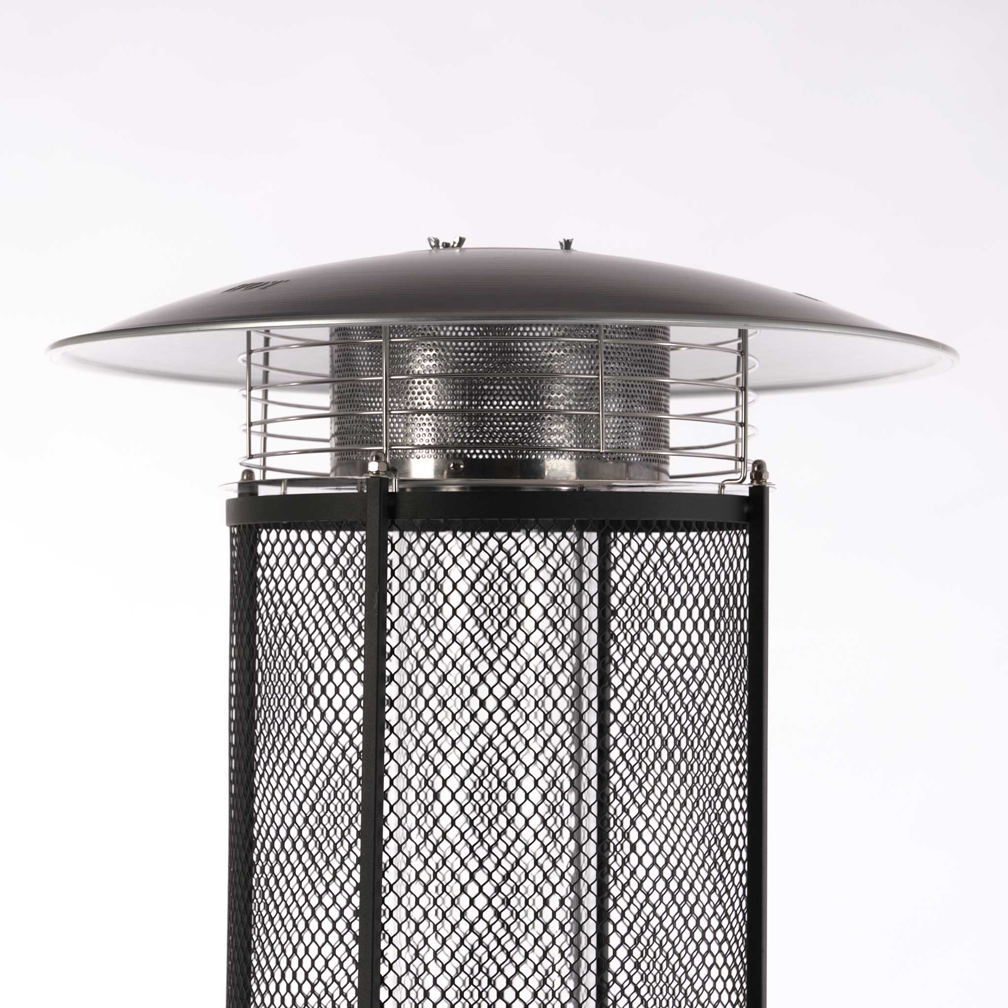 Czarny grzejnik zewnętrzny z okrągłą górą i siatkowym korpusem. To metalowa konstrukcja na białym tle.