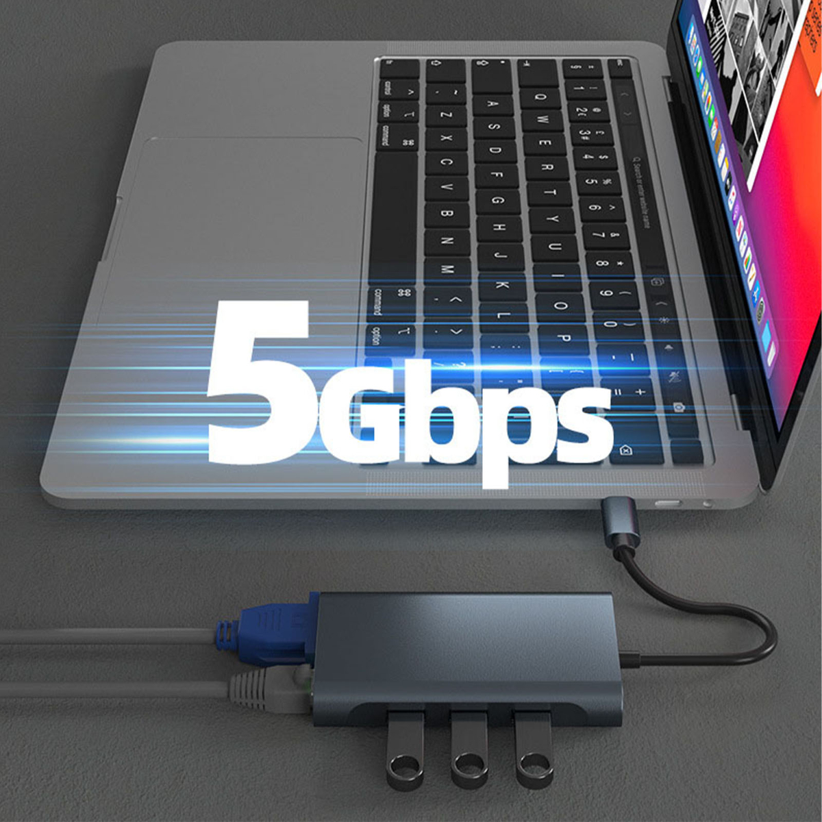 Ein Laptop, der mit einem Hub verbunden ist, mit dem Text „5 Gbit/s“ und Kabeln.