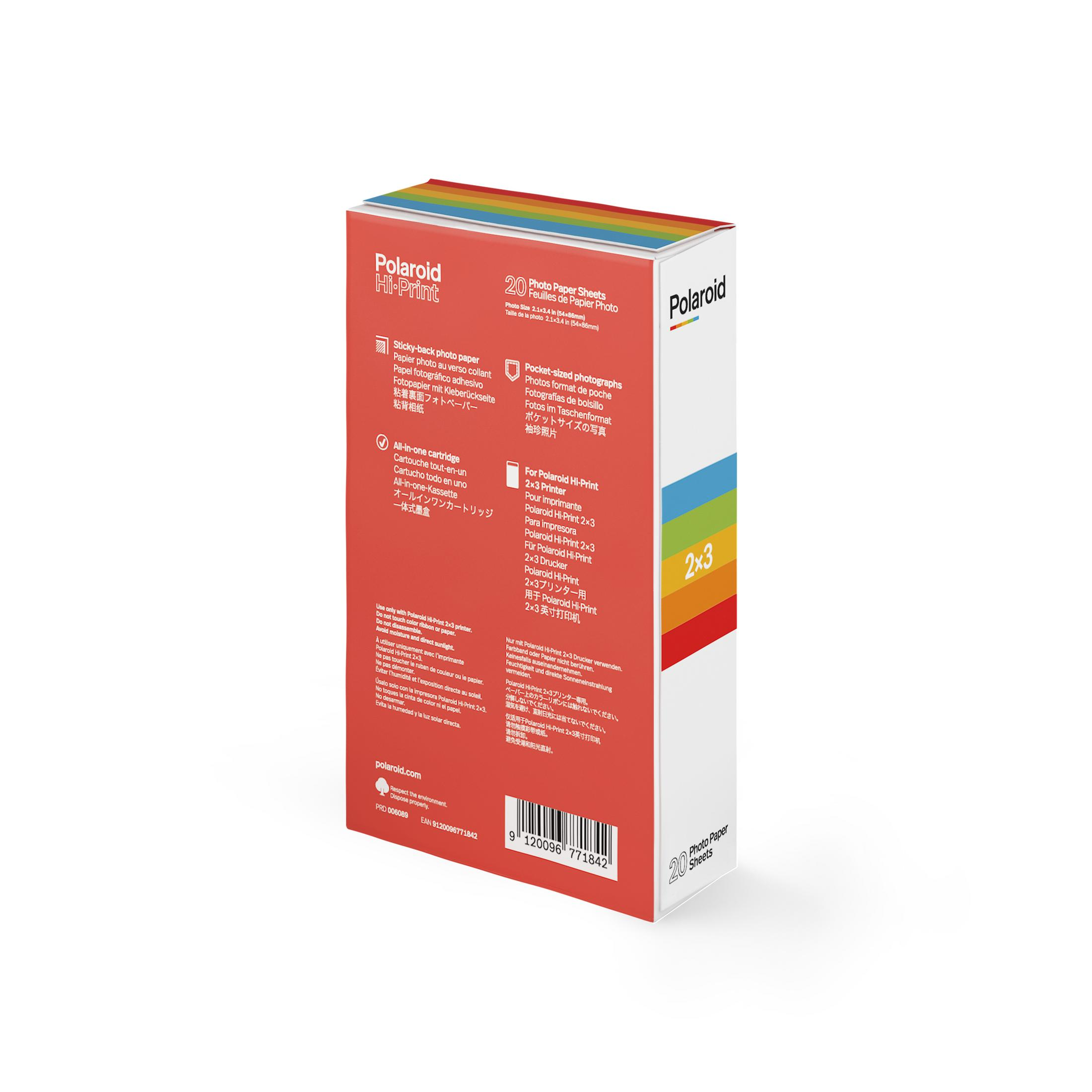 Polaroid Fotopapier-Box. Sie hat farbenfrohe Texte und Grafiken. Die Box ist weiß und blau.