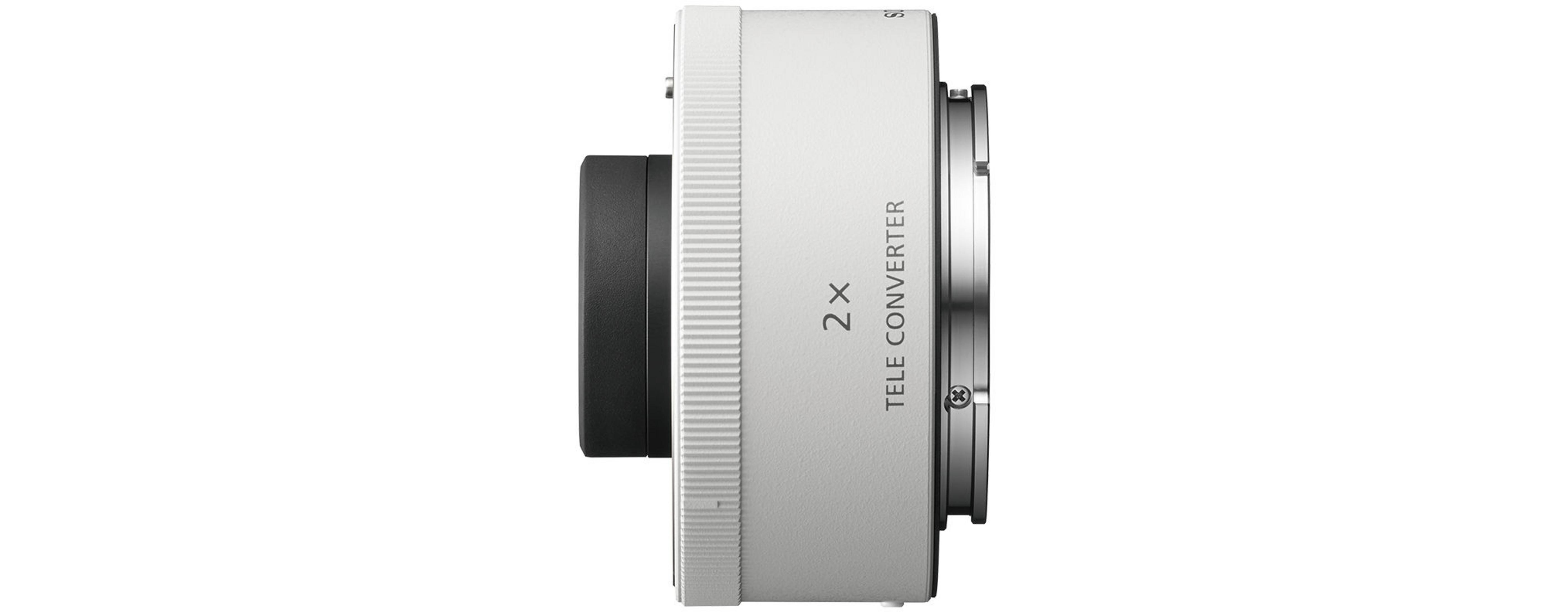 Eine weiß-schwarze Telekonverter-Linse mit dem Text '2X TELE CONVERTER'.