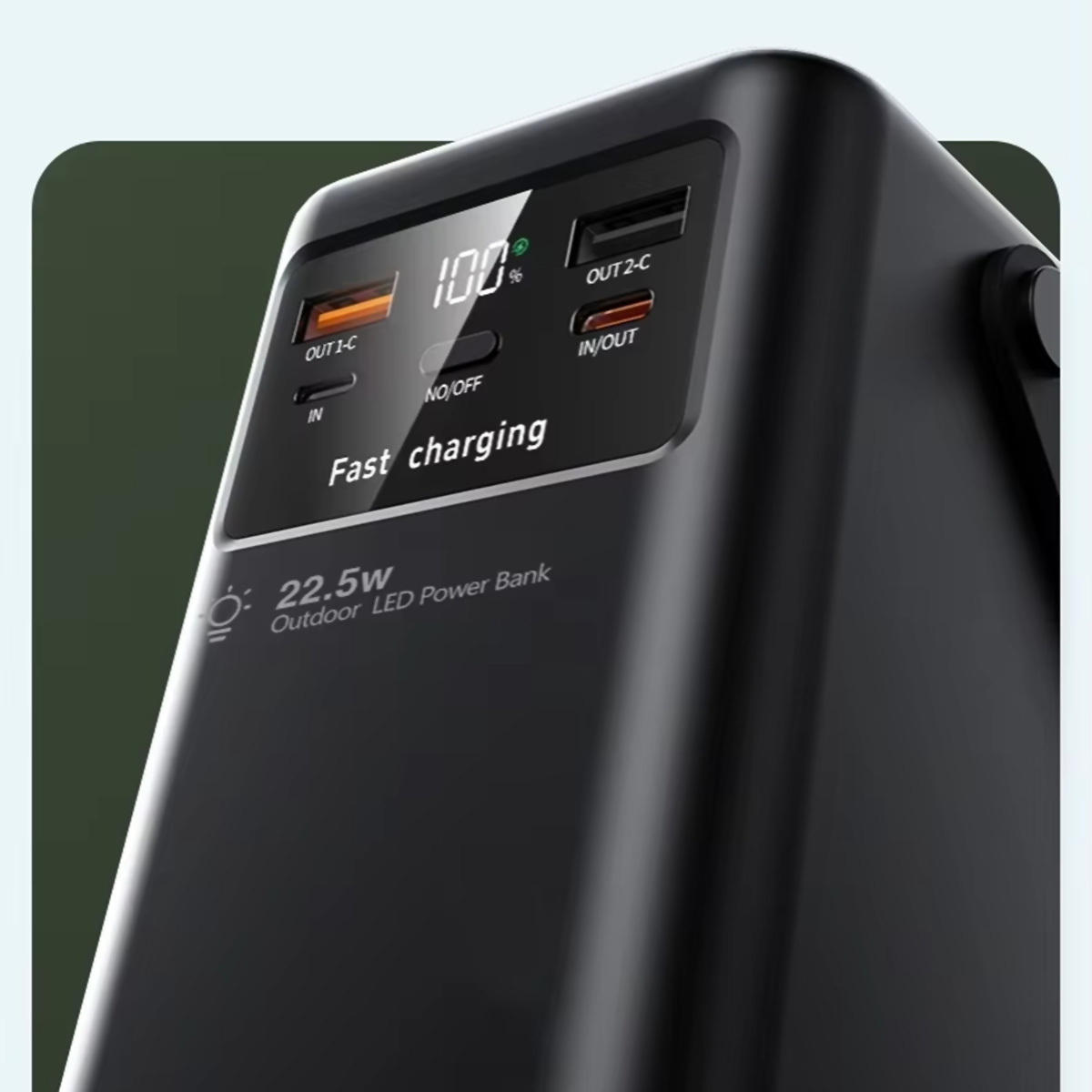 Banco de energía negro con una pantalla que muestra el 100% de carga y carga rápida.