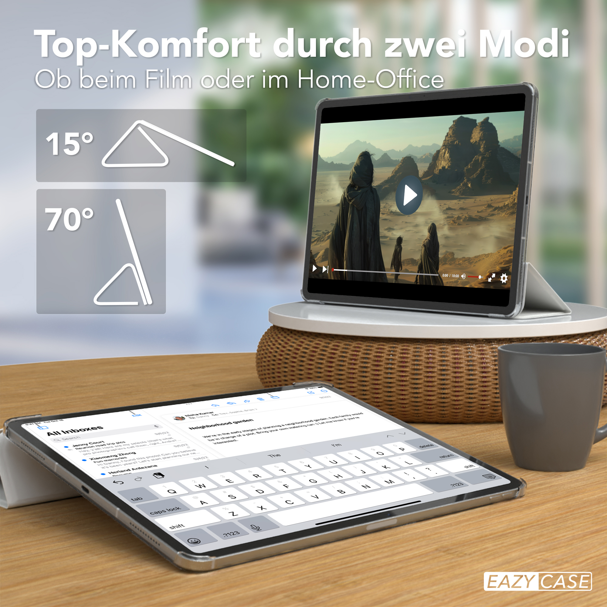 Zwei Tablets werden auf einem Holztisch angezeigt. Eines wird benutzt, das andere steht in einem Ständer.