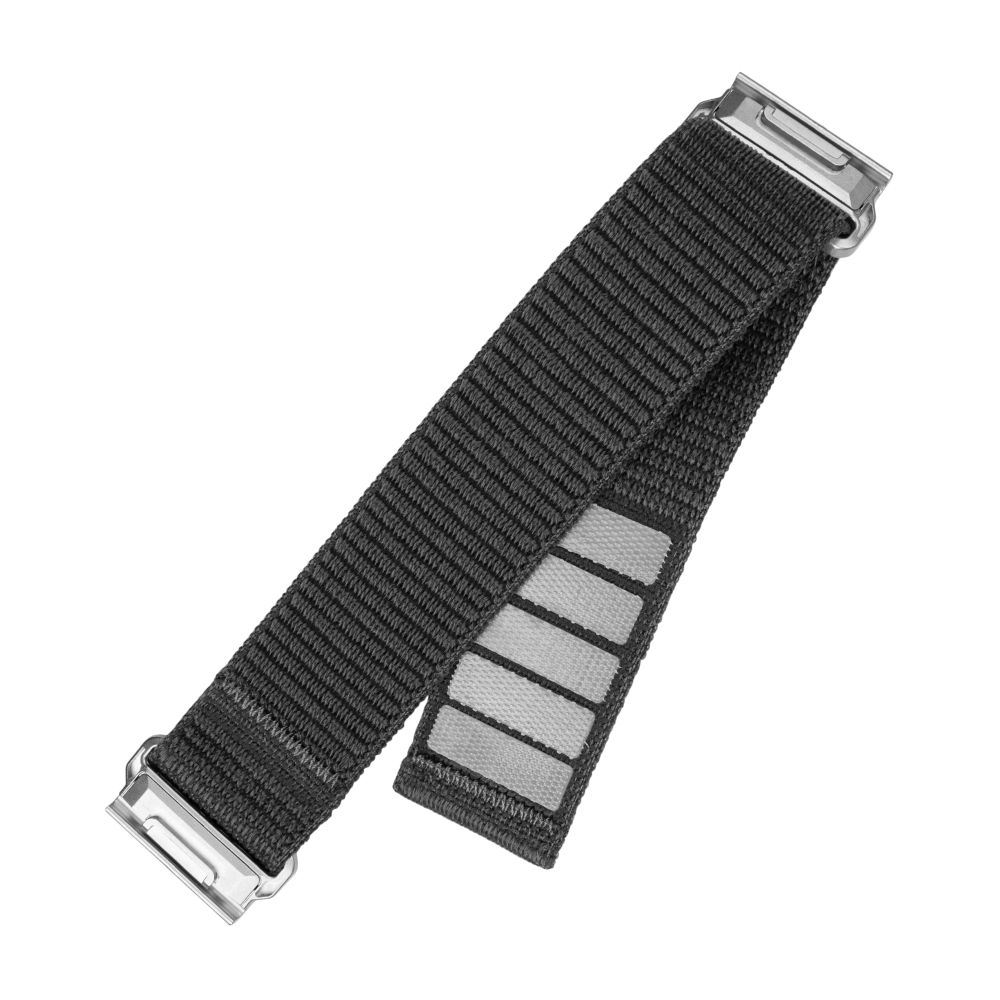 Ein schwarzes Uhrenarmband mit reflektierenden Streifen, Nahaufnahme, freigestellt.