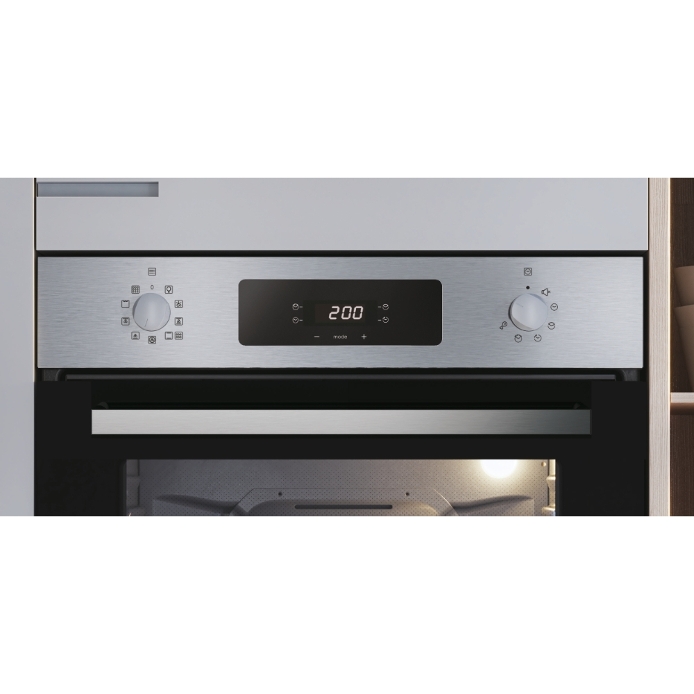 Un horno plateado empotrado con una pantalla negra que muestra '200'. Tiene perillas y una puerta.