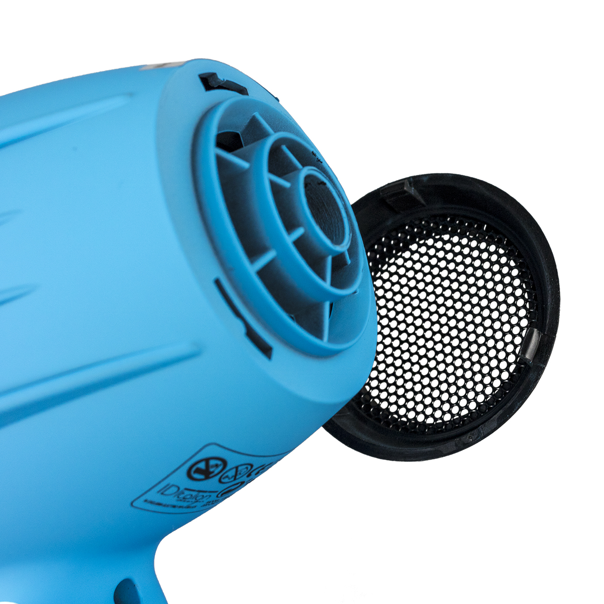 Niebieska suszarka do włosów z odłączonym czarnym filtrem, białe tło.