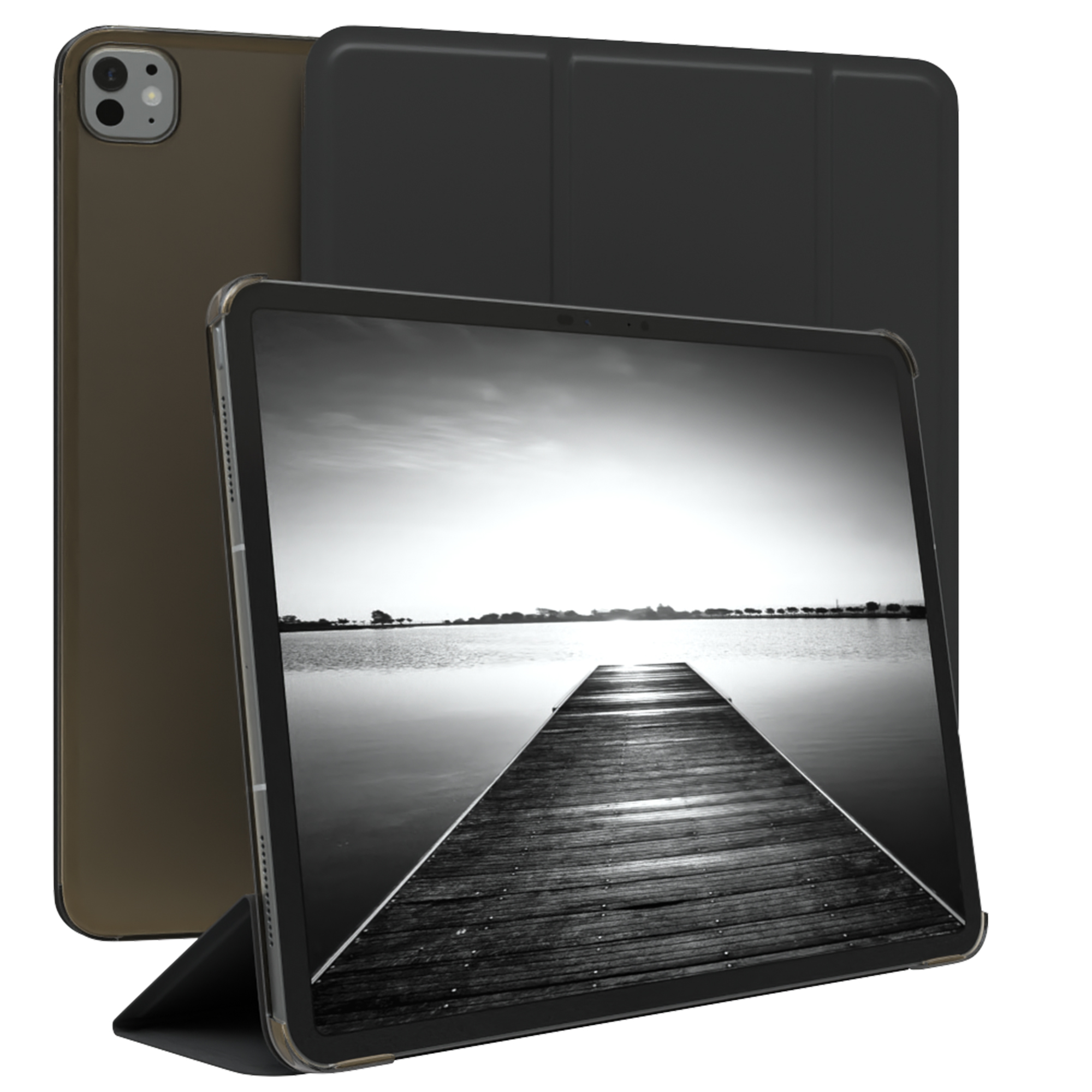 Tablet mit durchsichtiger Hülle und schwarzem Cover. Der Bildschirm zeigt einen schwarz-weißen Steg über einem See.