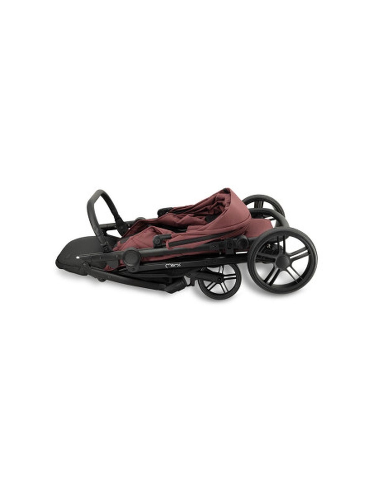 Gefalteter kastanienbrauner Kinderwagen auf weißem Hintergrund. Schwarzer Rahmen.