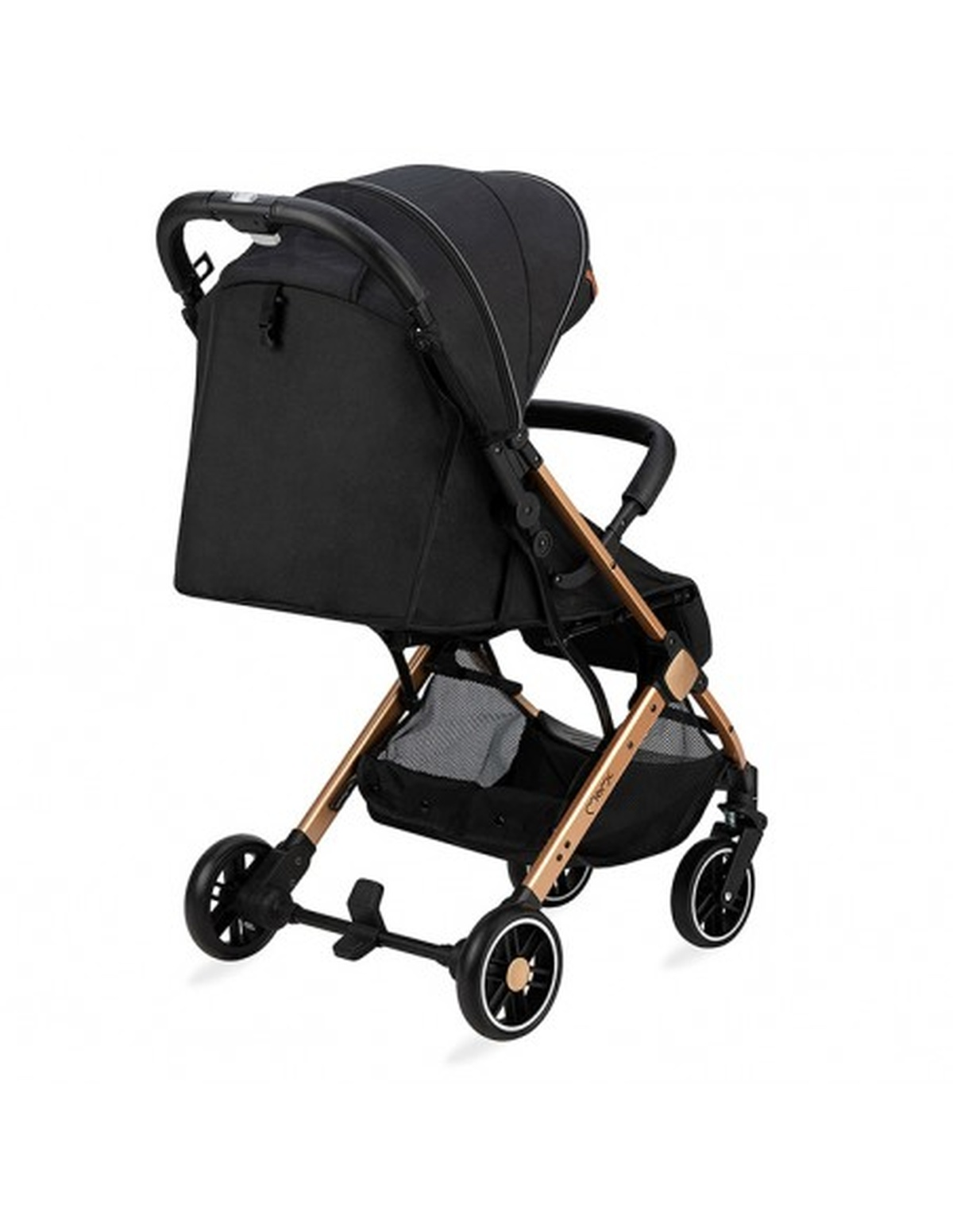 Schwarzer und goldfarbener Kinderwagen auf weißem Hintergrund. Merkmale: schwarzes Verdeck, Sitz und Rahmen.