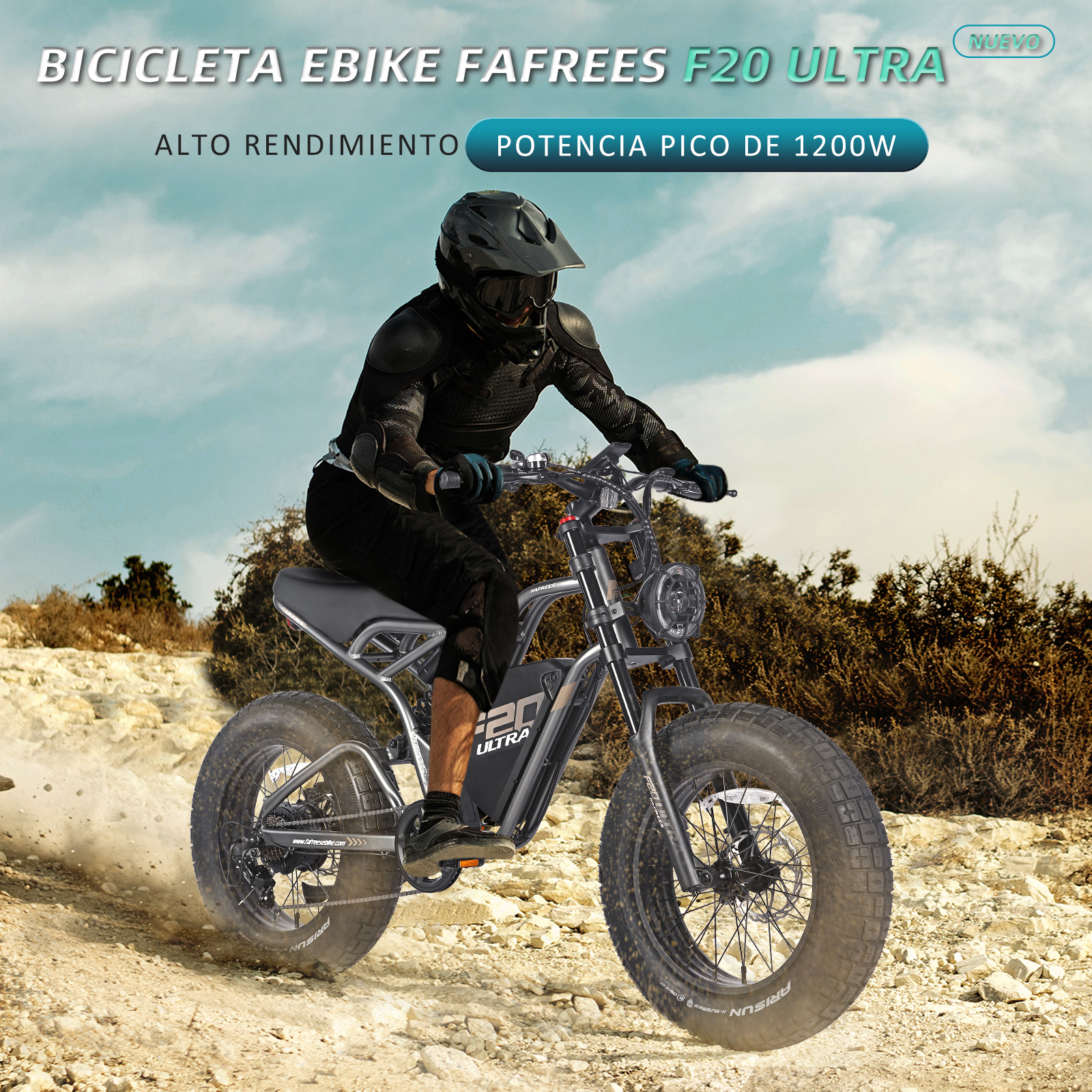 Un hombre en una e-bike montando en un camino de tierra. La e-bike es negra y tiene neumáticos grandes.