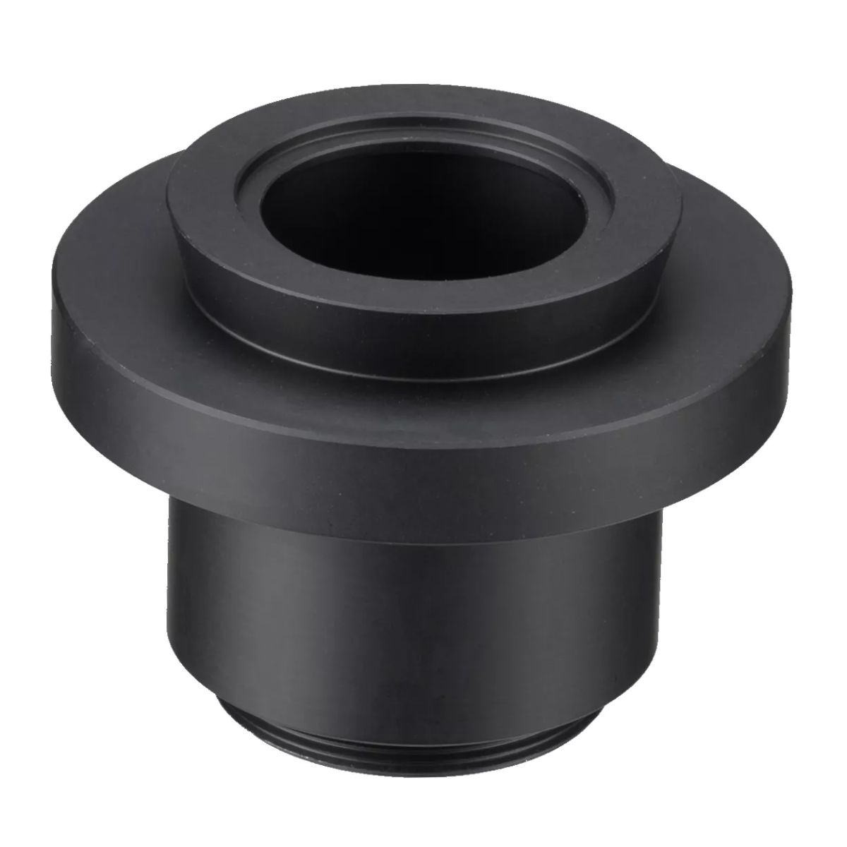 Un adaptador negro para microscopio. Tiene forma cilíndrica.