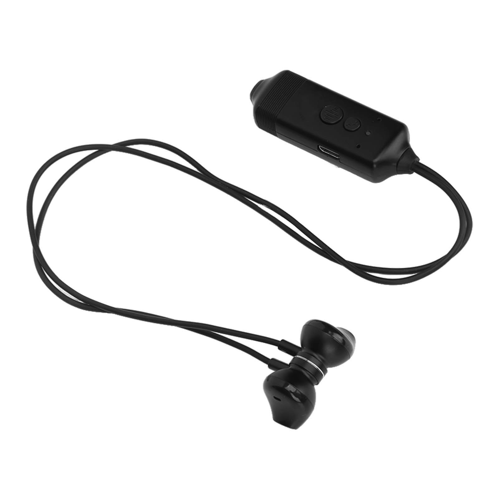 Schwarze Kopfhörer mit Mikrofon und Bedienfeld. Das Kabel ist mit einer kleinen schwarzen Steuereinheit verbunden.