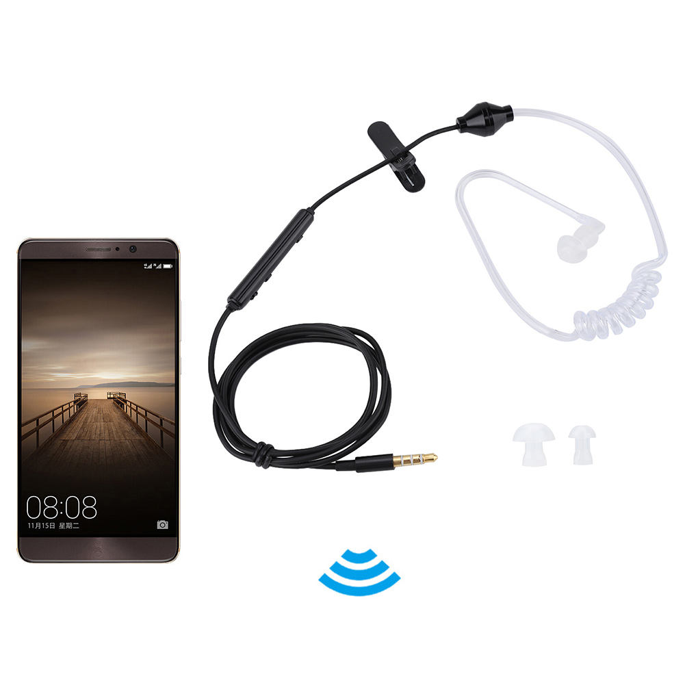 Smartphone und Kopfhörer-Set. Telefon zeigt Landschaft. Kopfhörer hat klaren Schlauch.