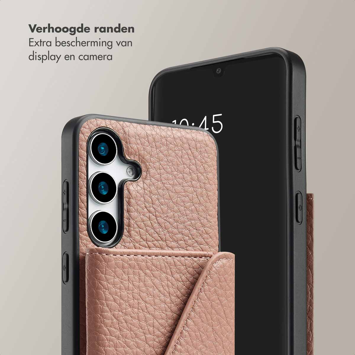 Telefoon in een roze leren hoesje. Close-up van de achterkant. Verbeterde bescherming voor display en camera.