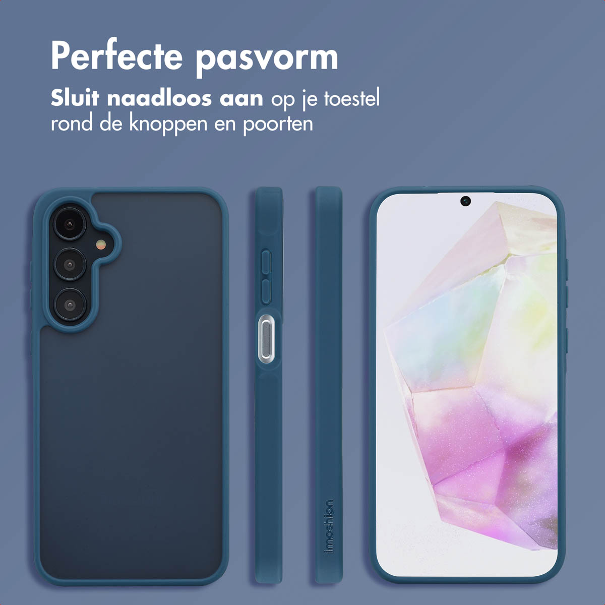 Telefoon in een hoesje. Telefoon getoond vanuit meerdere hoeken. Blauwe achtergrond. Perfecte pasvorm.