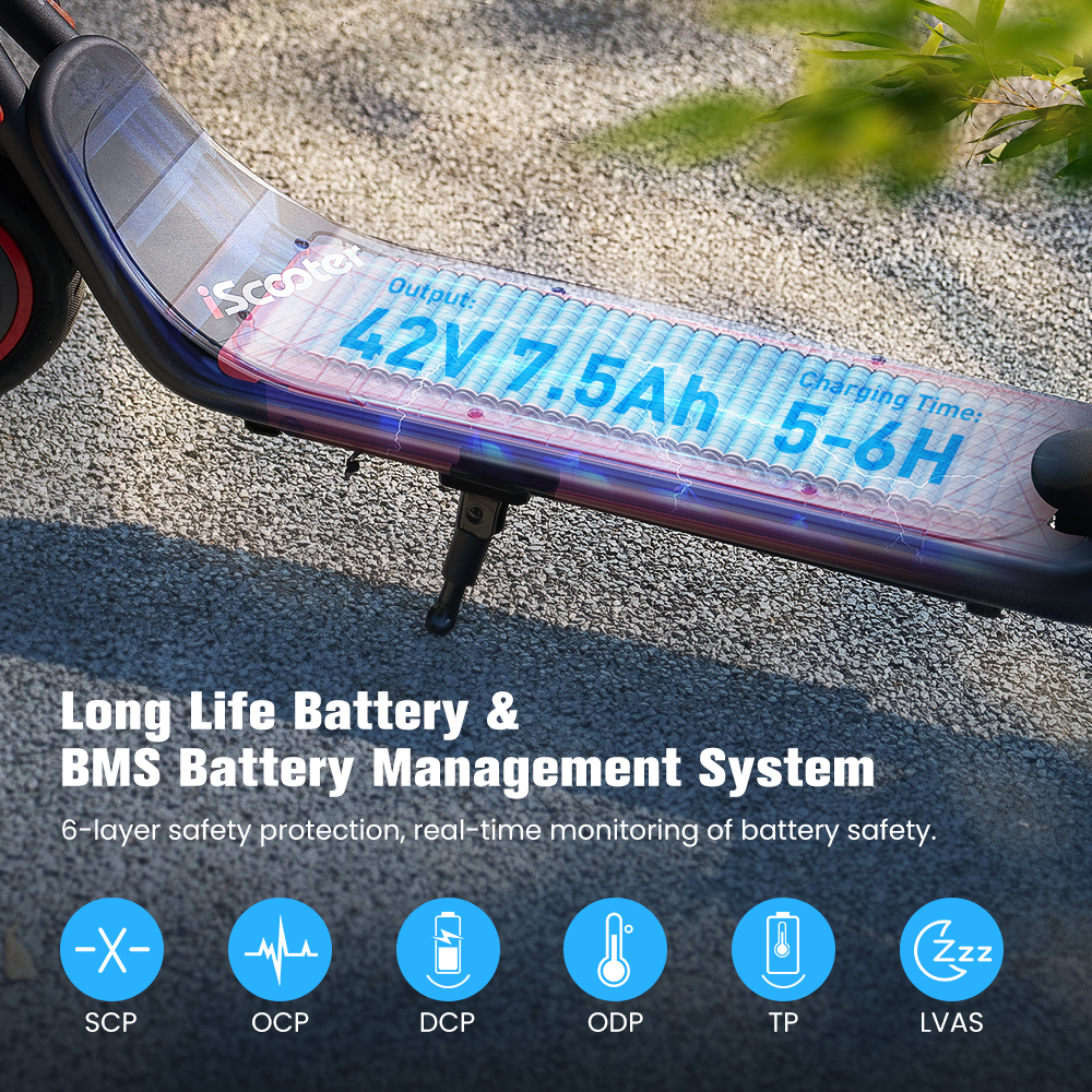 Scooter elettrico nero e blu. Visualizza info batteria: 42V/7,5Ah. Caratteristiche di sicurezza.
