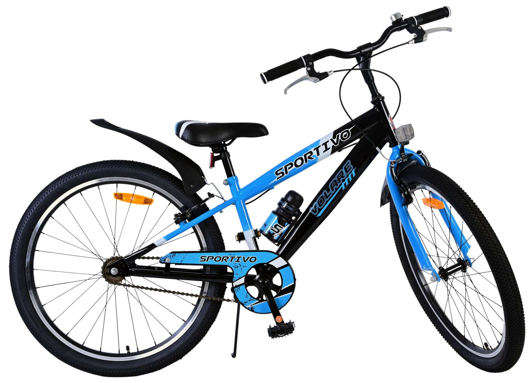Ein schwarz-blaues Fahrrad mit 'Sportivo' auf dem Rahmen. Es ist vor weißem Hintergrund.