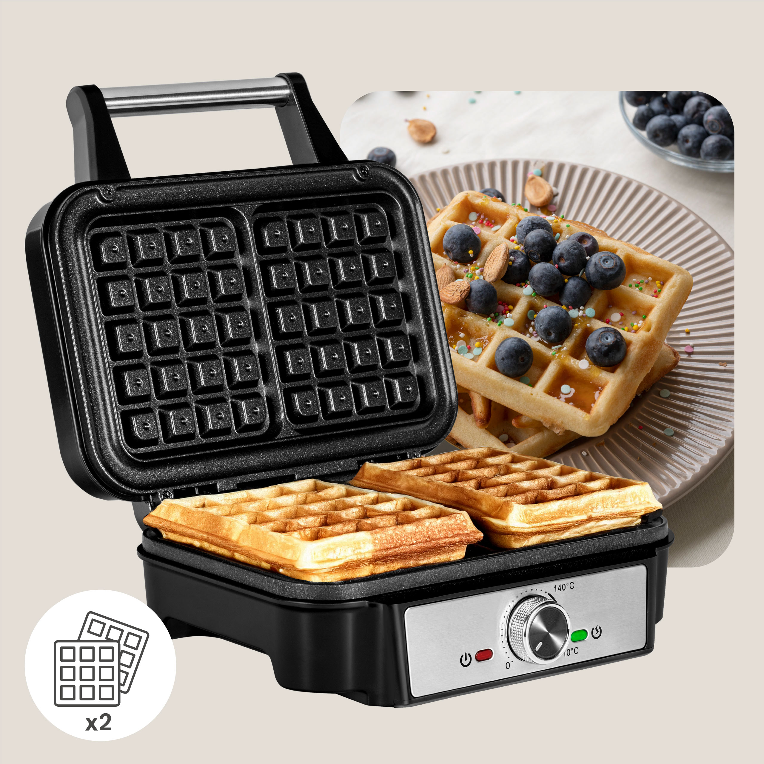 Gofrownica z goframi w środku i talerz z goframi i borówkami.