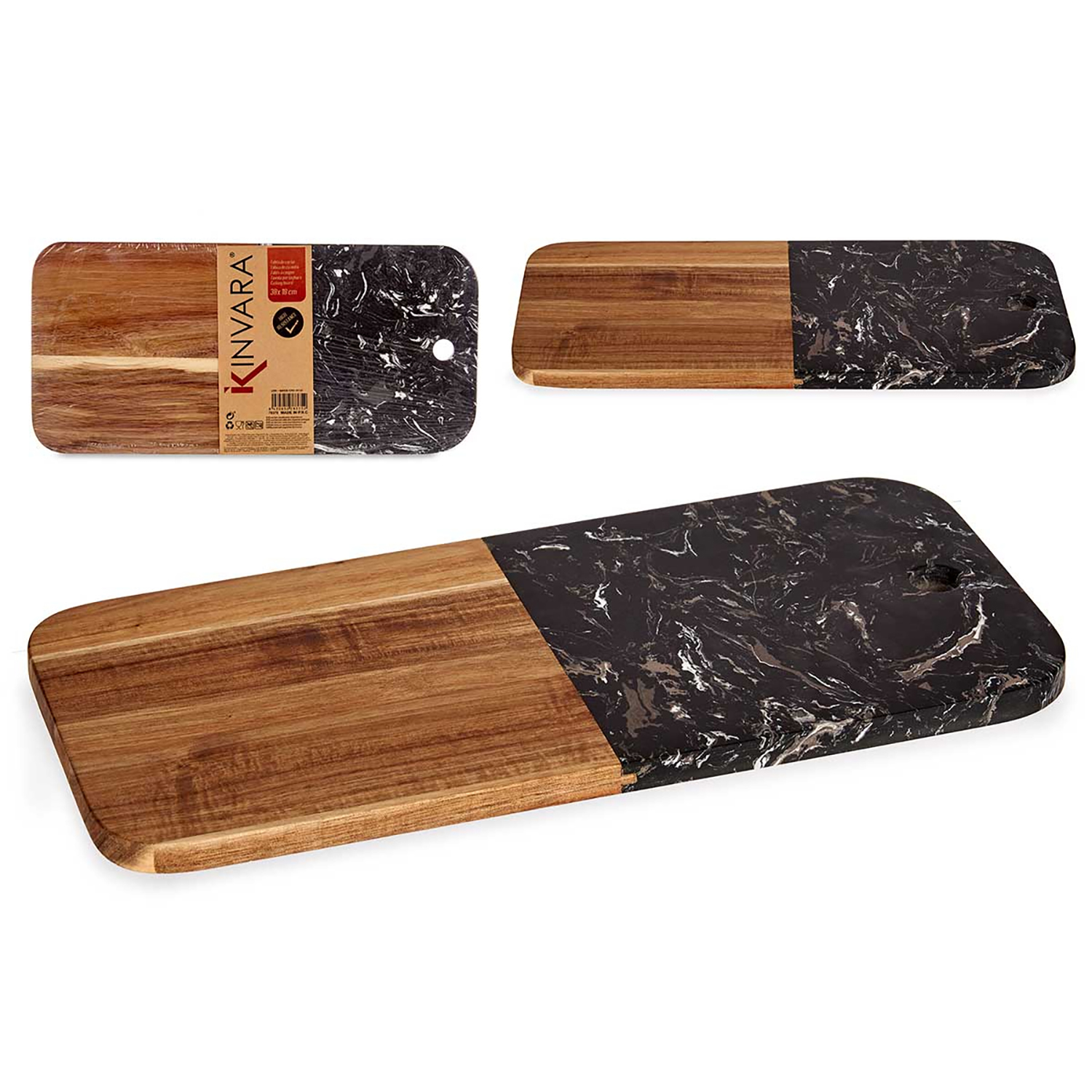 Tre taglieri in legno. Uno con sezione in marmo nero, altri interamente in legno.