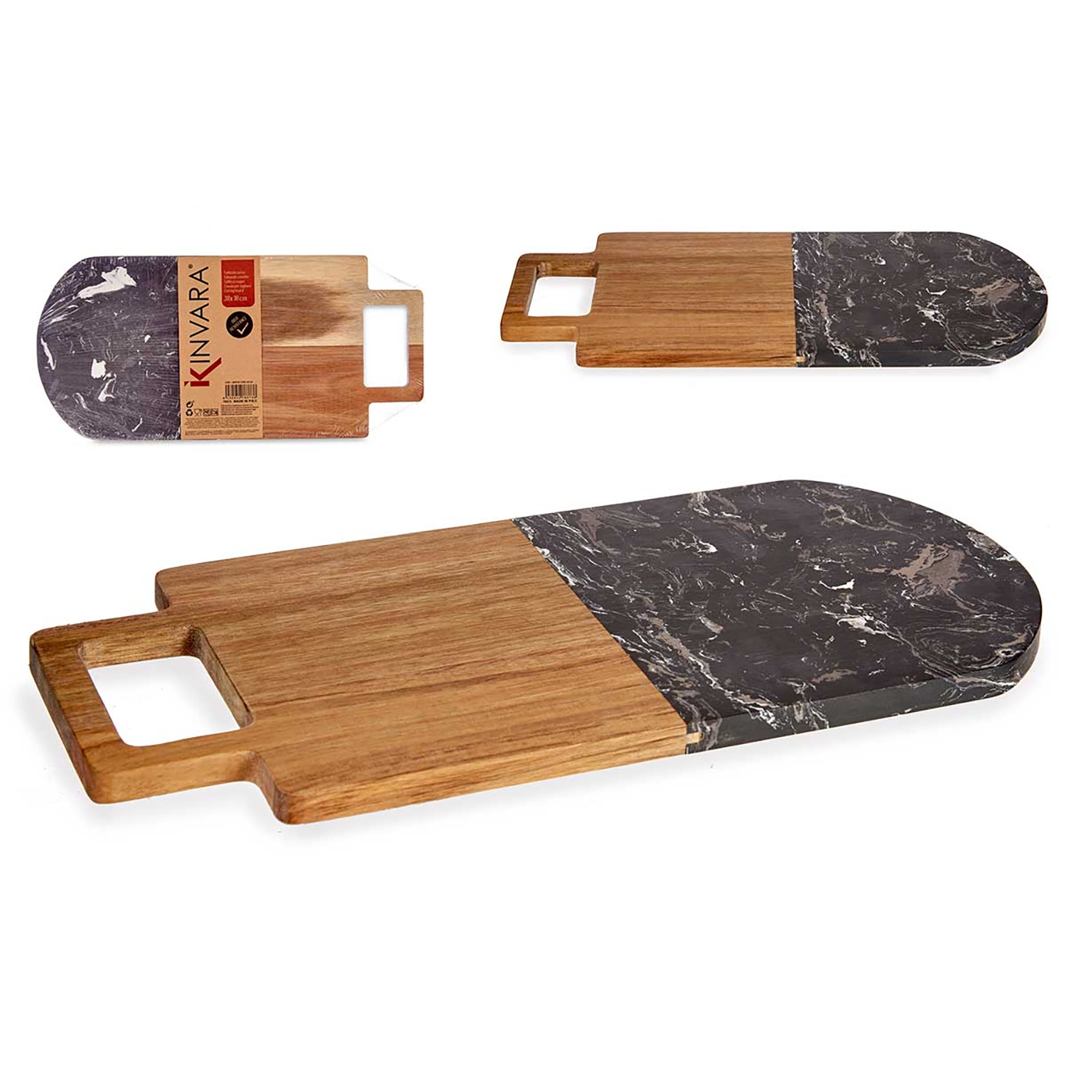 Tre taglieri in legno, uno con design marmoreo, un altro con manico.