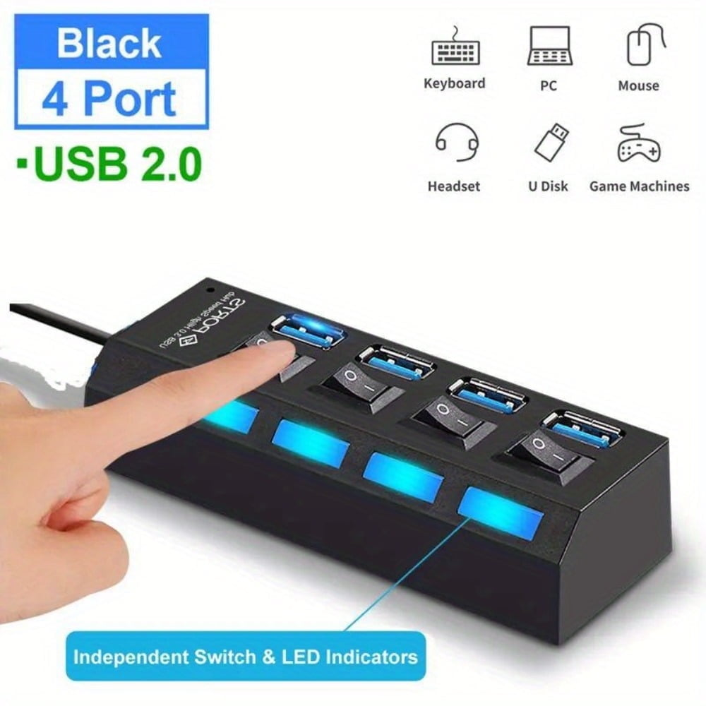 Ein schwarzer USB-Hub mit blauen Lichtern und Schaltern, mit einer Hand, die auf einen Schalter zeigt.