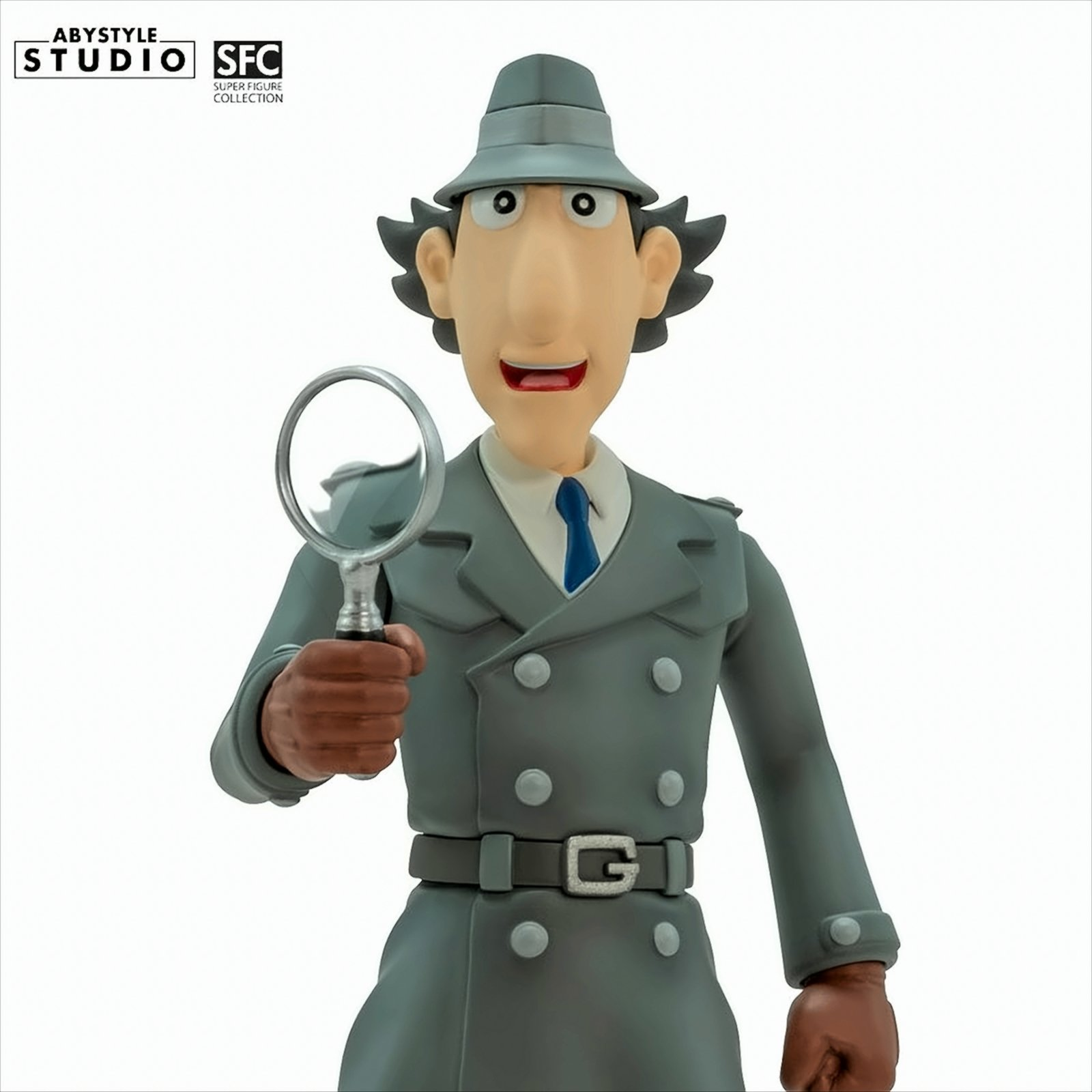 Eine Figur von Inspektor Gadget, der eine Lupe hält. Es ist eine Studioaufnahme.