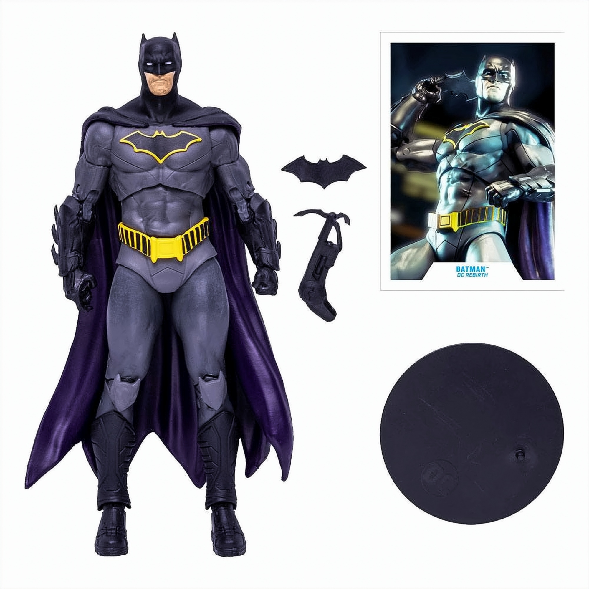 Batman-Figur in grauem und schwarzem Anzug, mit Zubehör und Seitenbild.