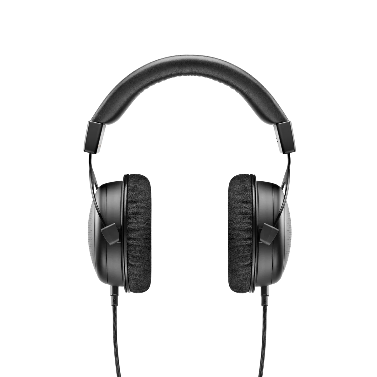 Czarne słuchawki z grubymi nausznikami i wyściełanym pałąkiem.