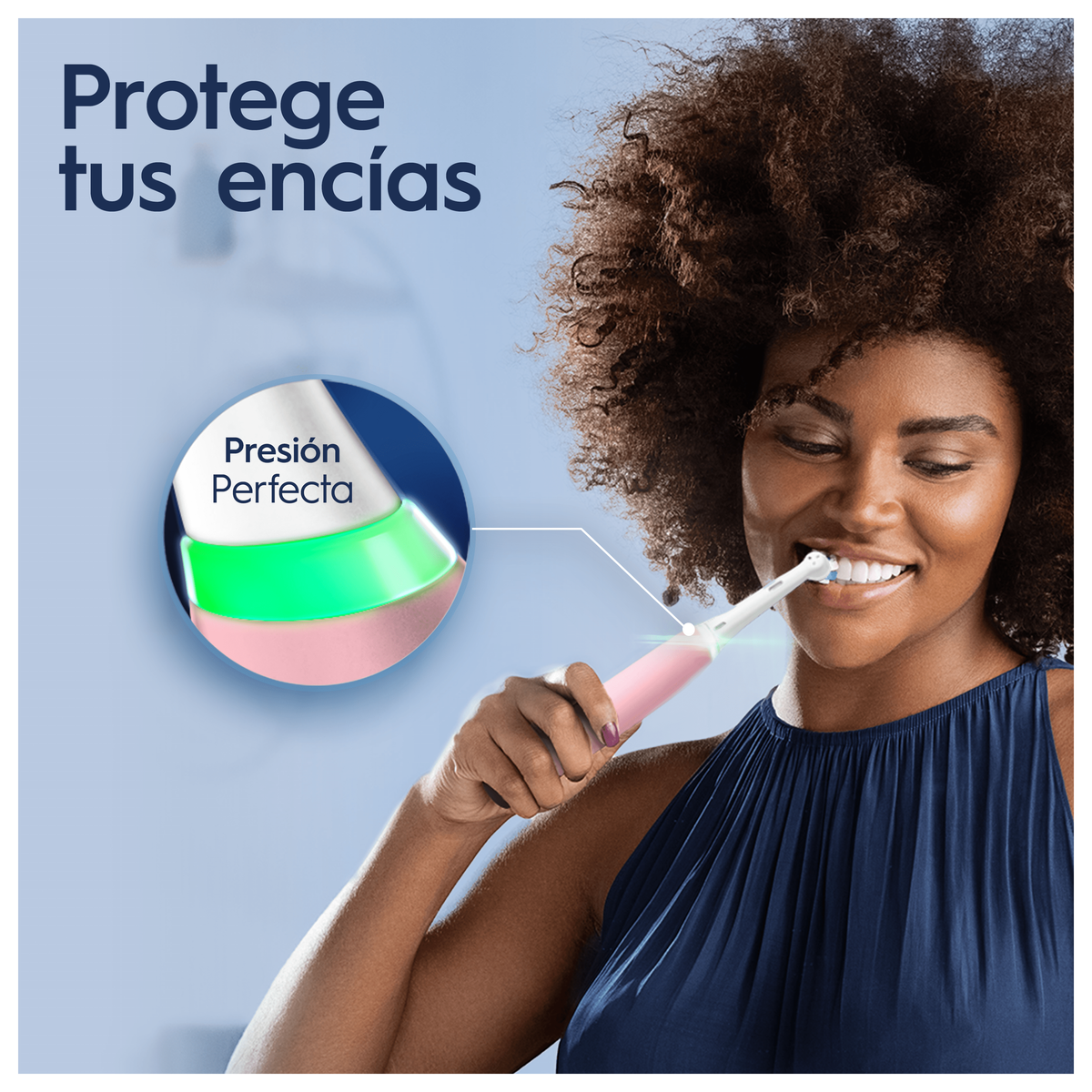 Donna che si lava i denti con uno spazzolino elettrico, con un diagramma che mostra la pressione.