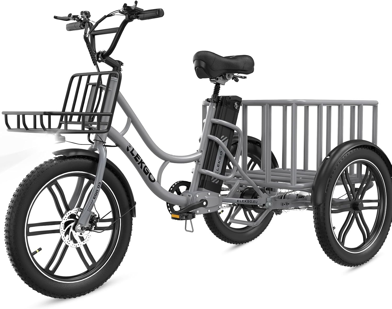 Ein graues Lasten-Dreirad mit großem Frontkorb und Ladefläche, vor weißem Hintergrund.