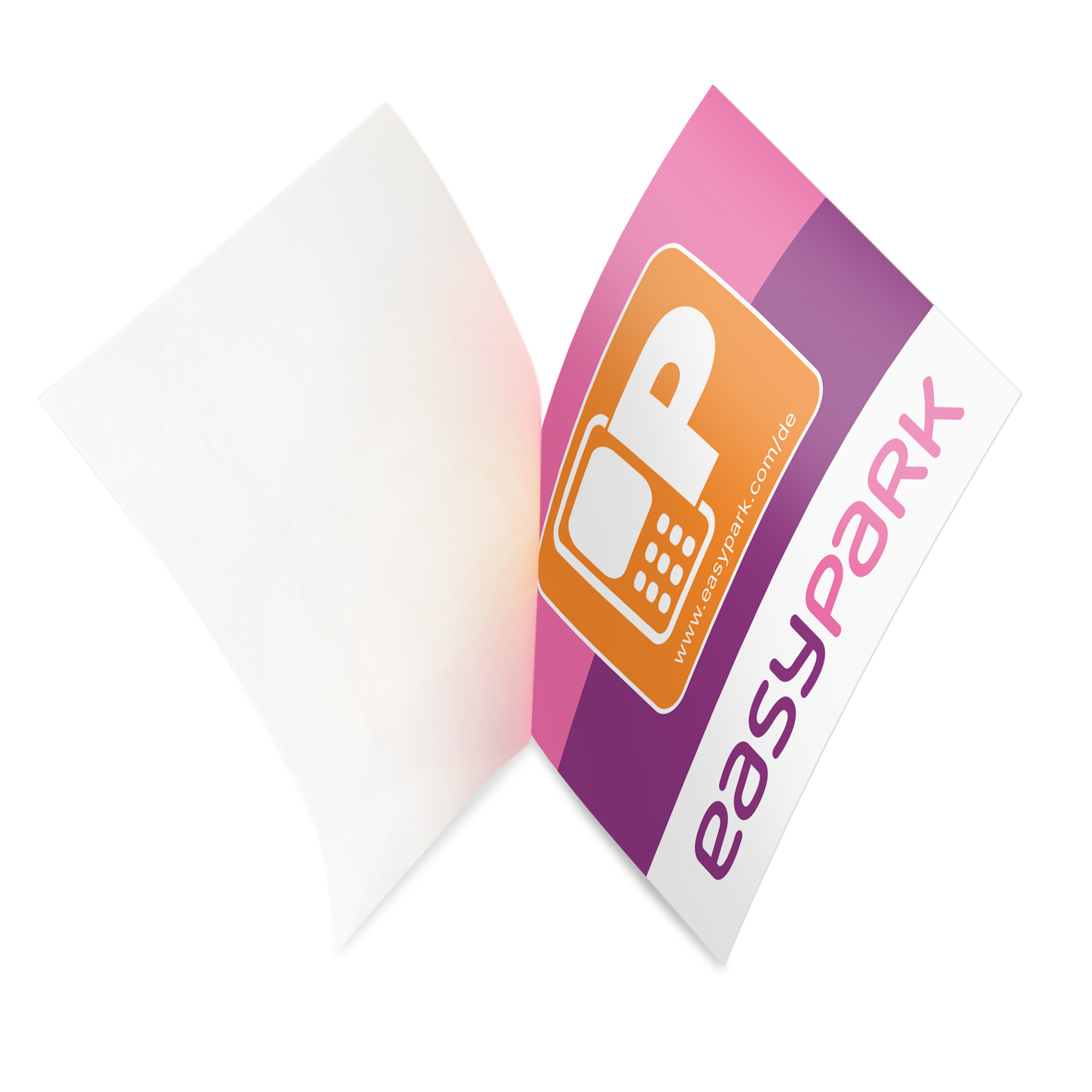 Ein Aufkleber wird abgezogen und zeigt das Logo 'easyPark' und die Website-Adresse auf weißem Hintergrund.