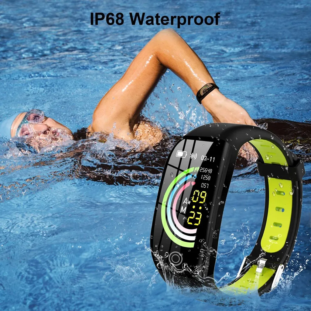 Mann schwimmt im Pool, mit einem Fitnesstracker, der die Zeit anzeigt. Text: IP68 Wasserdicht.