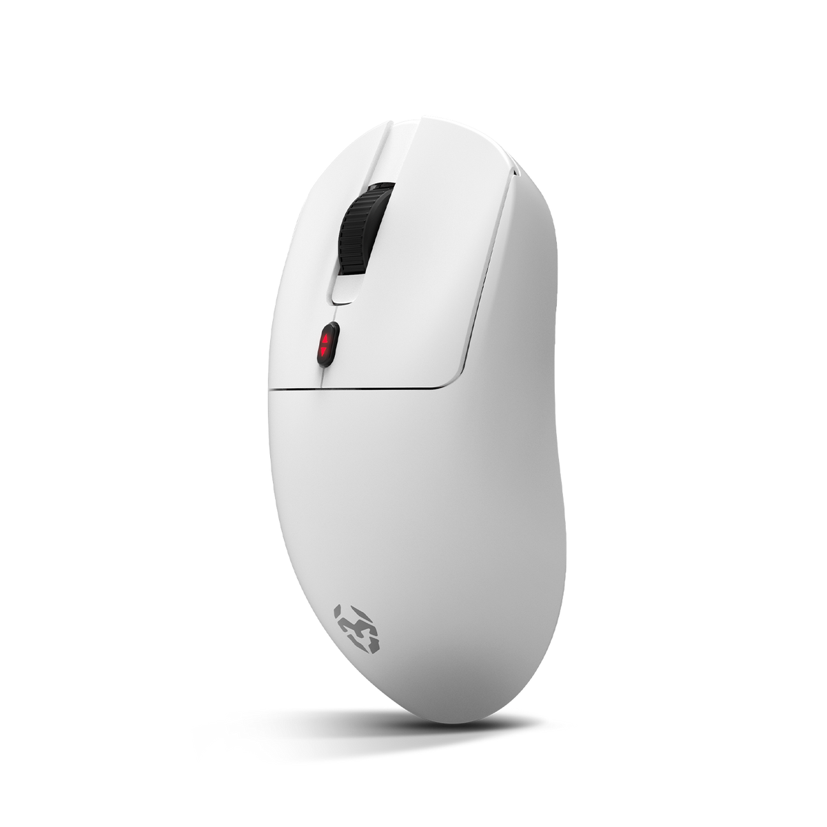 Een witte computermuis met een zwart scrollwiel en een rode knop.