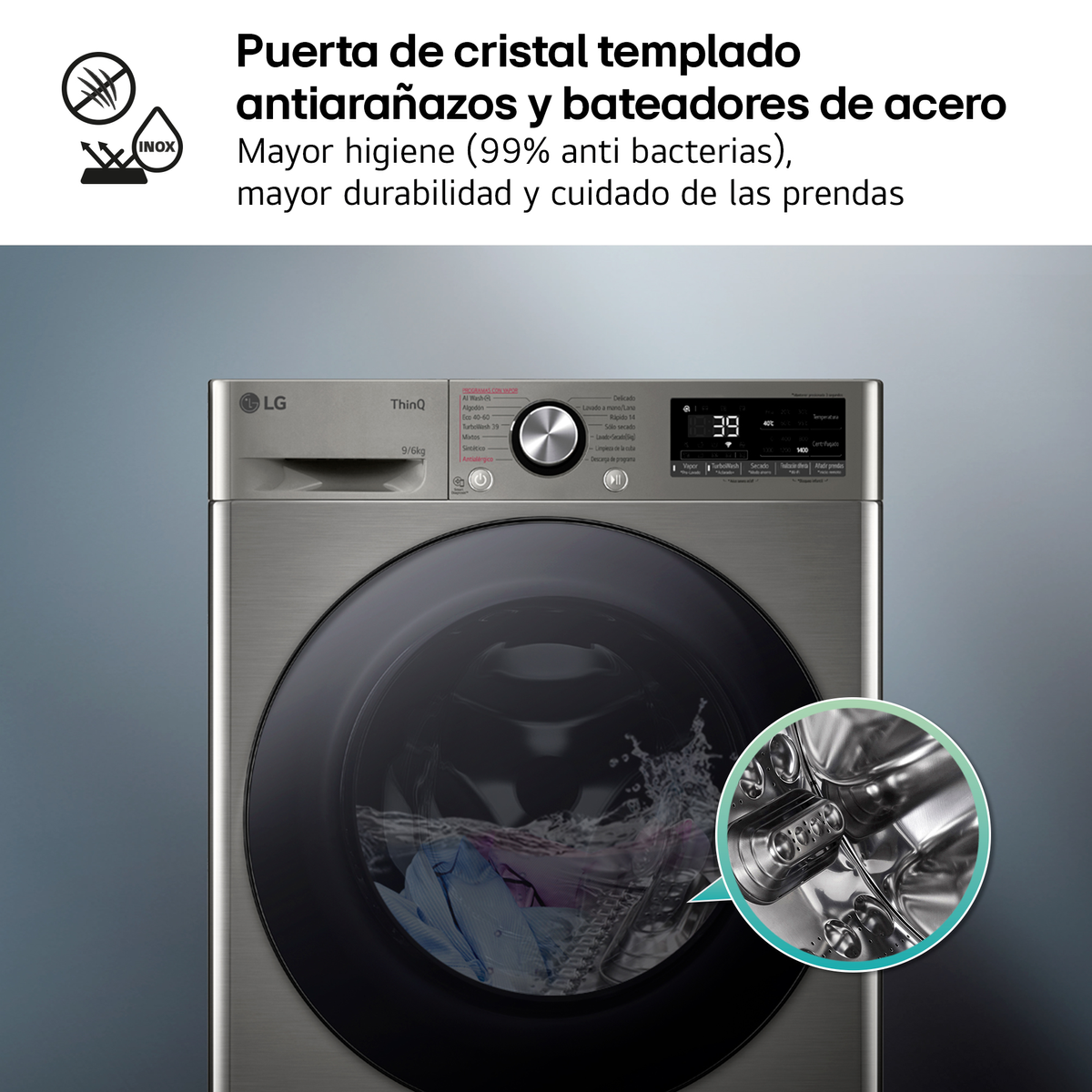 Una lavatrice LG argento con porta nera. Un primo piano mostra l'interno.