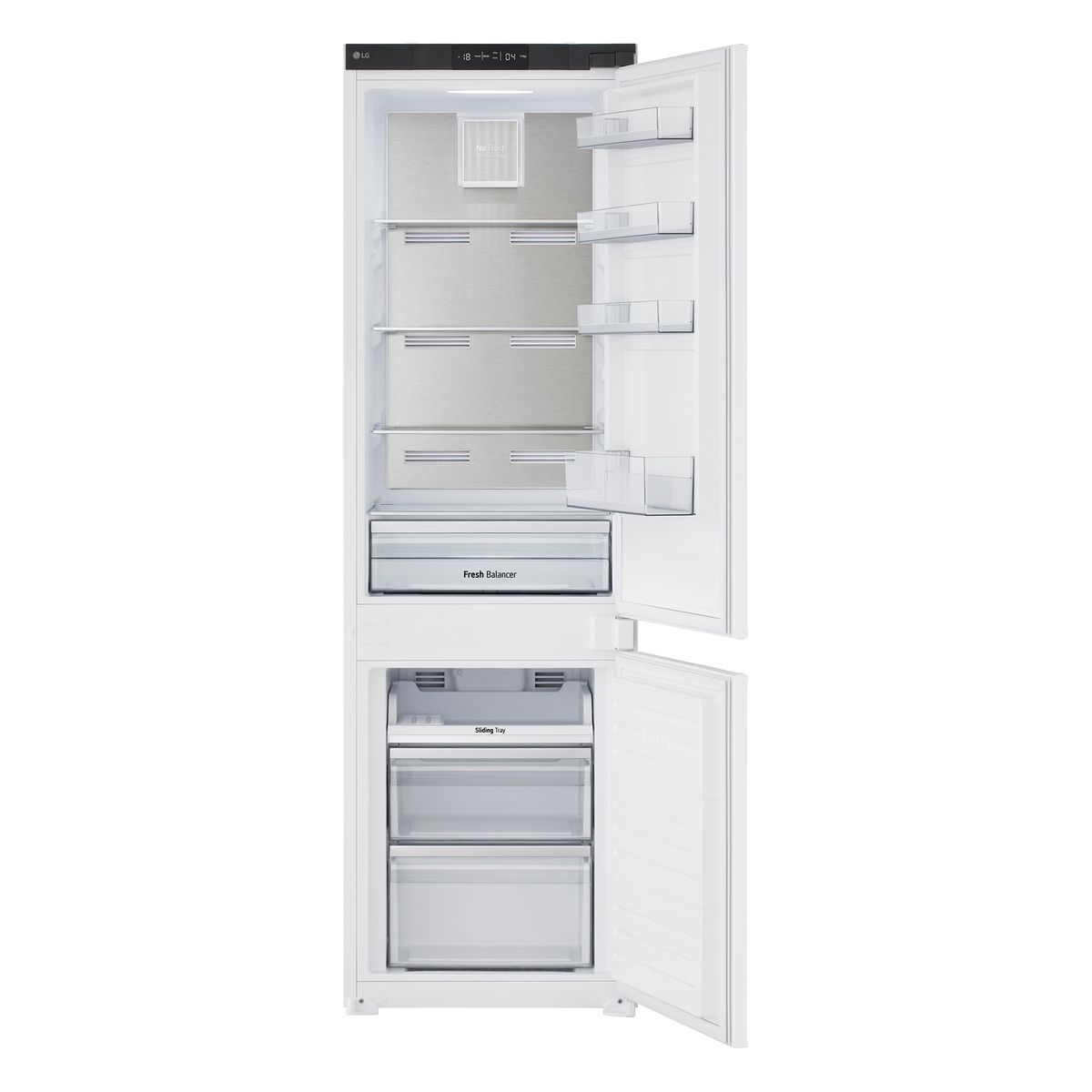 Frigorifero bianco con le porte aperte, che mostra ripiani e cassetti. Lo sfondo è bianco.