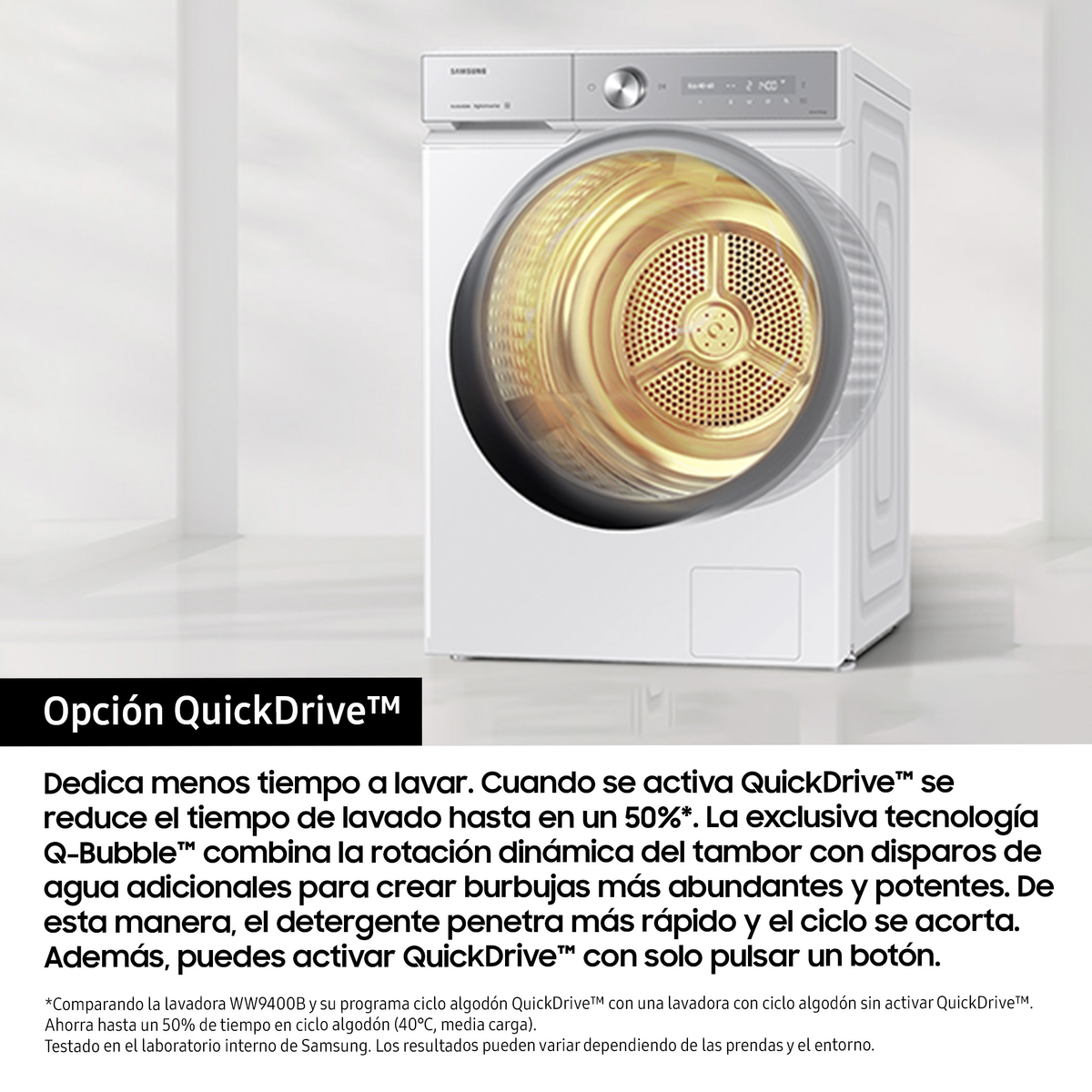 Biała suszarka Samsung z otwartymi drzwiami, odsłaniająca wnętrze. Tekst o technologii QuickDrive.