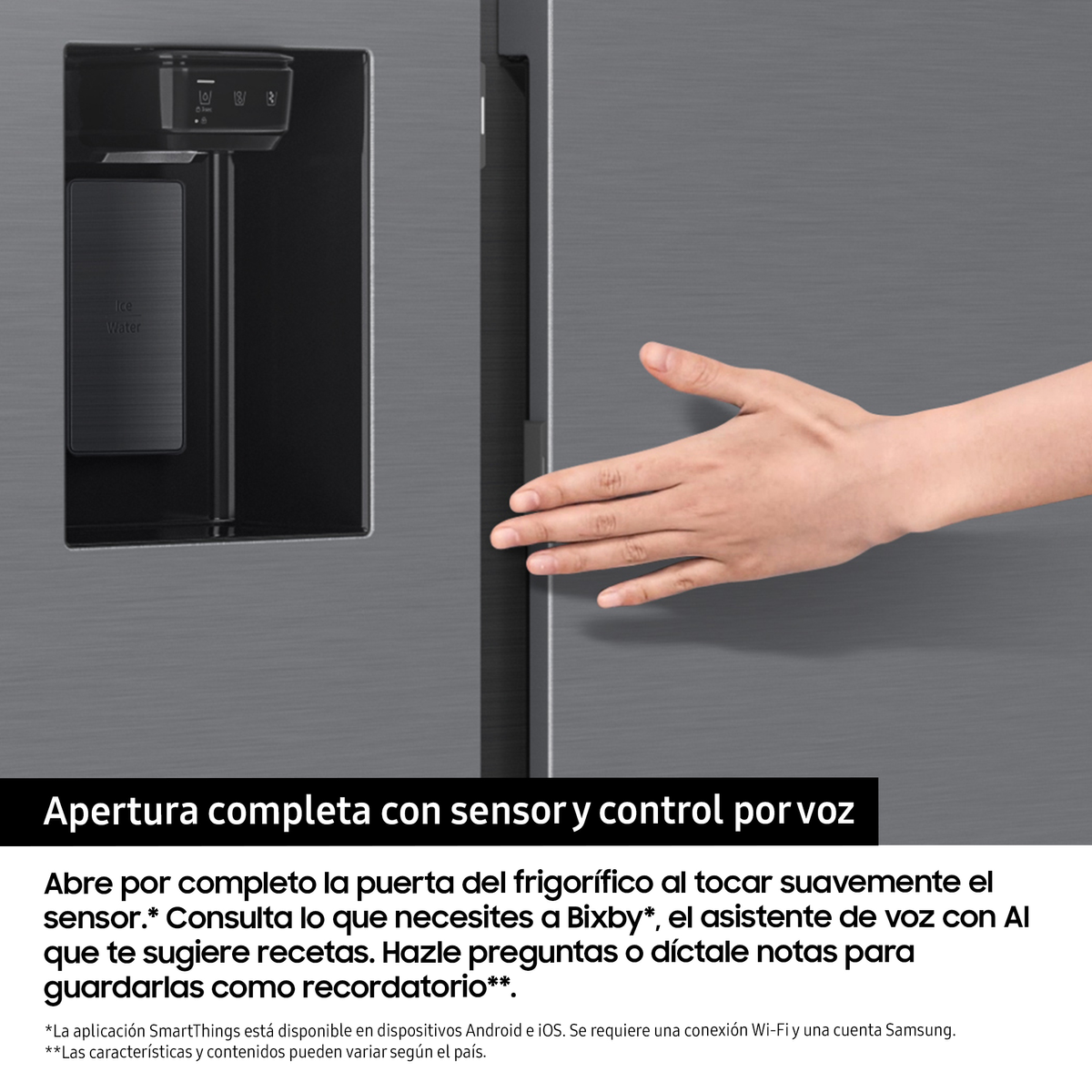 Refrigerador con mano alcanzando la puerta. Texto: Apertura completa con control por voz.